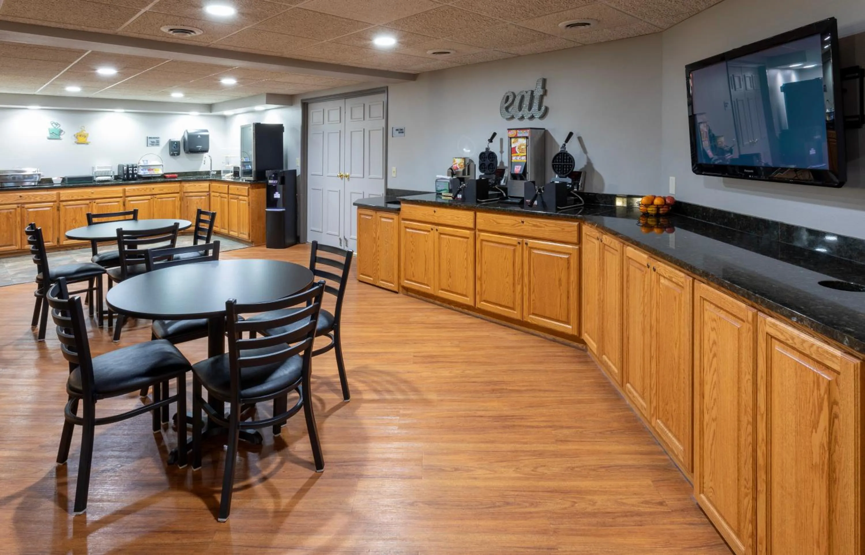 Breakfast in Paynesville Inn & Suites