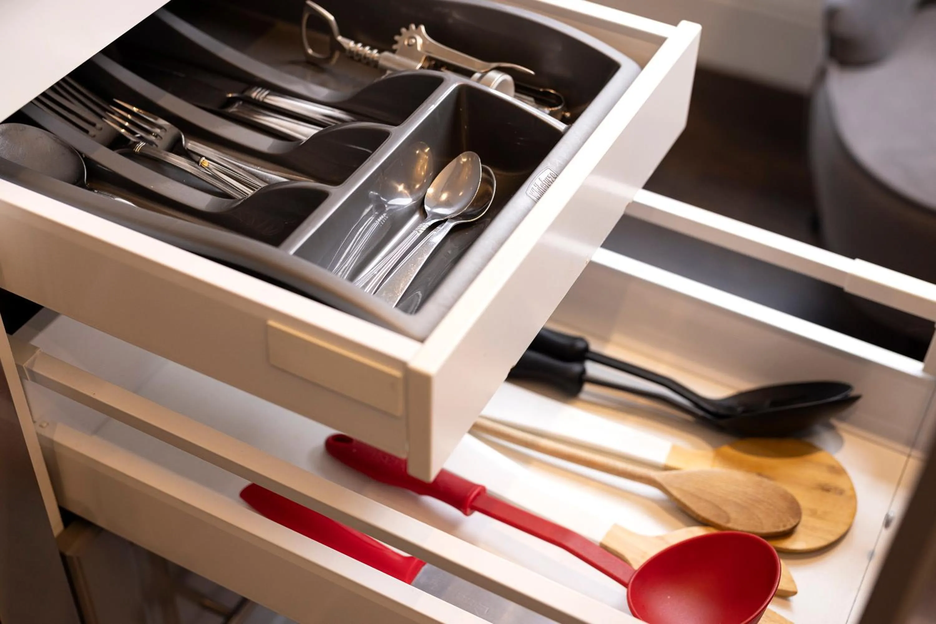 Kitchen or kitchenette in Molloys Apartments