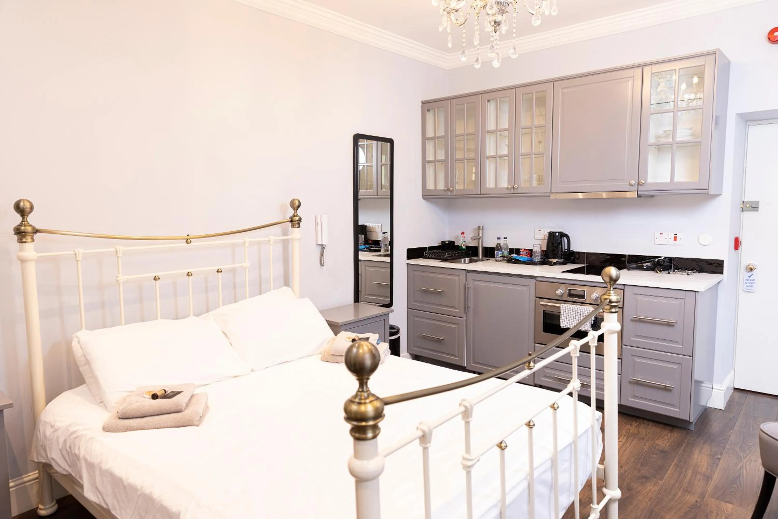 Bed in Molloys Apartments