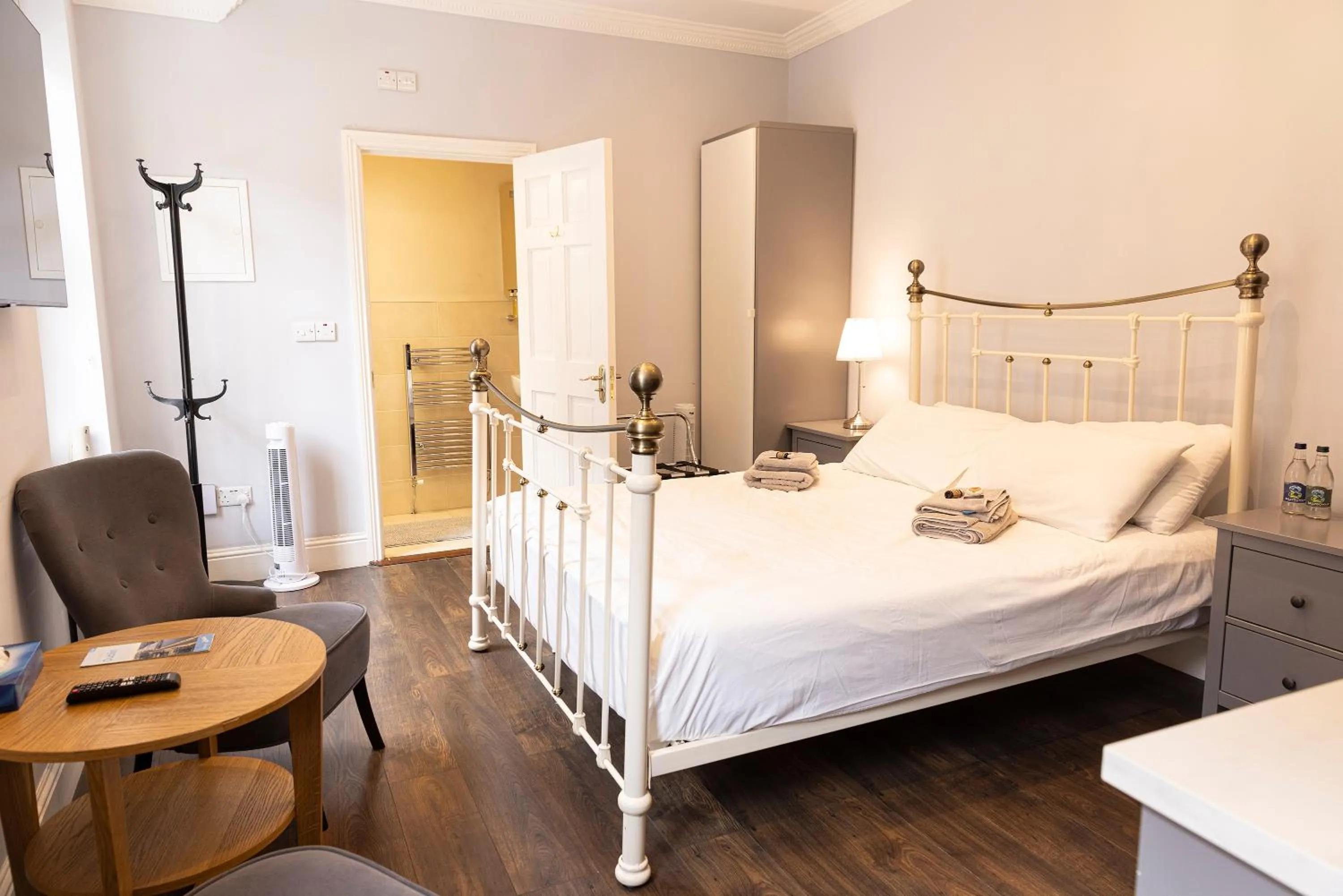 Bed in Molloys Apartments