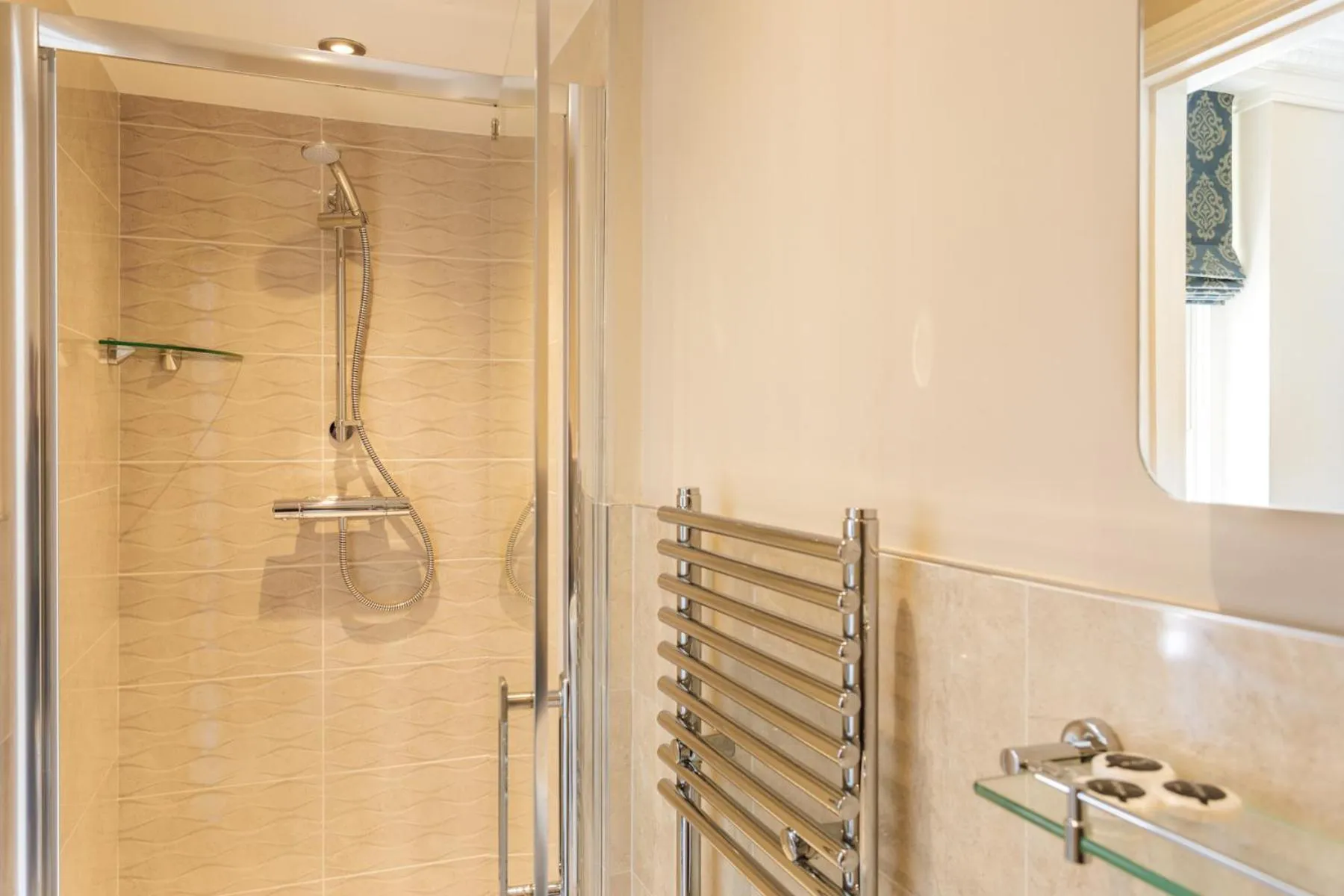 Shower in Molloys Apartments