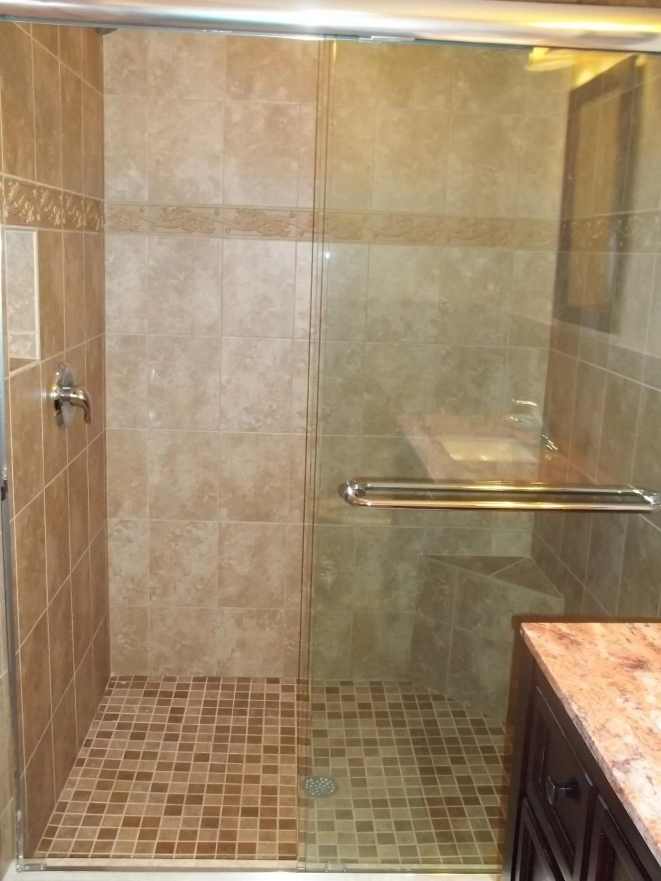 Shower in Sutton Inn