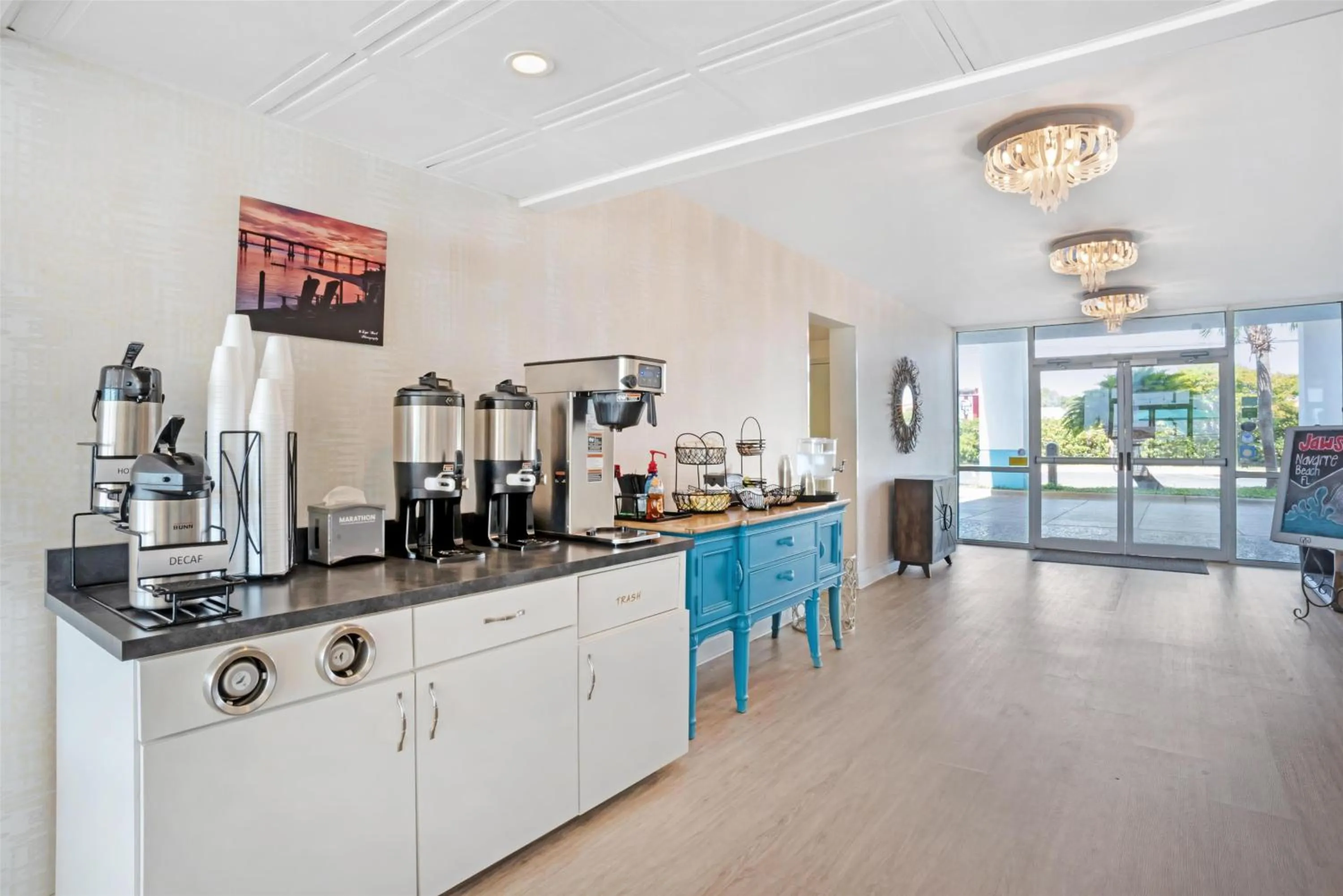 Breakfast in Best Western Navarre Waterfront