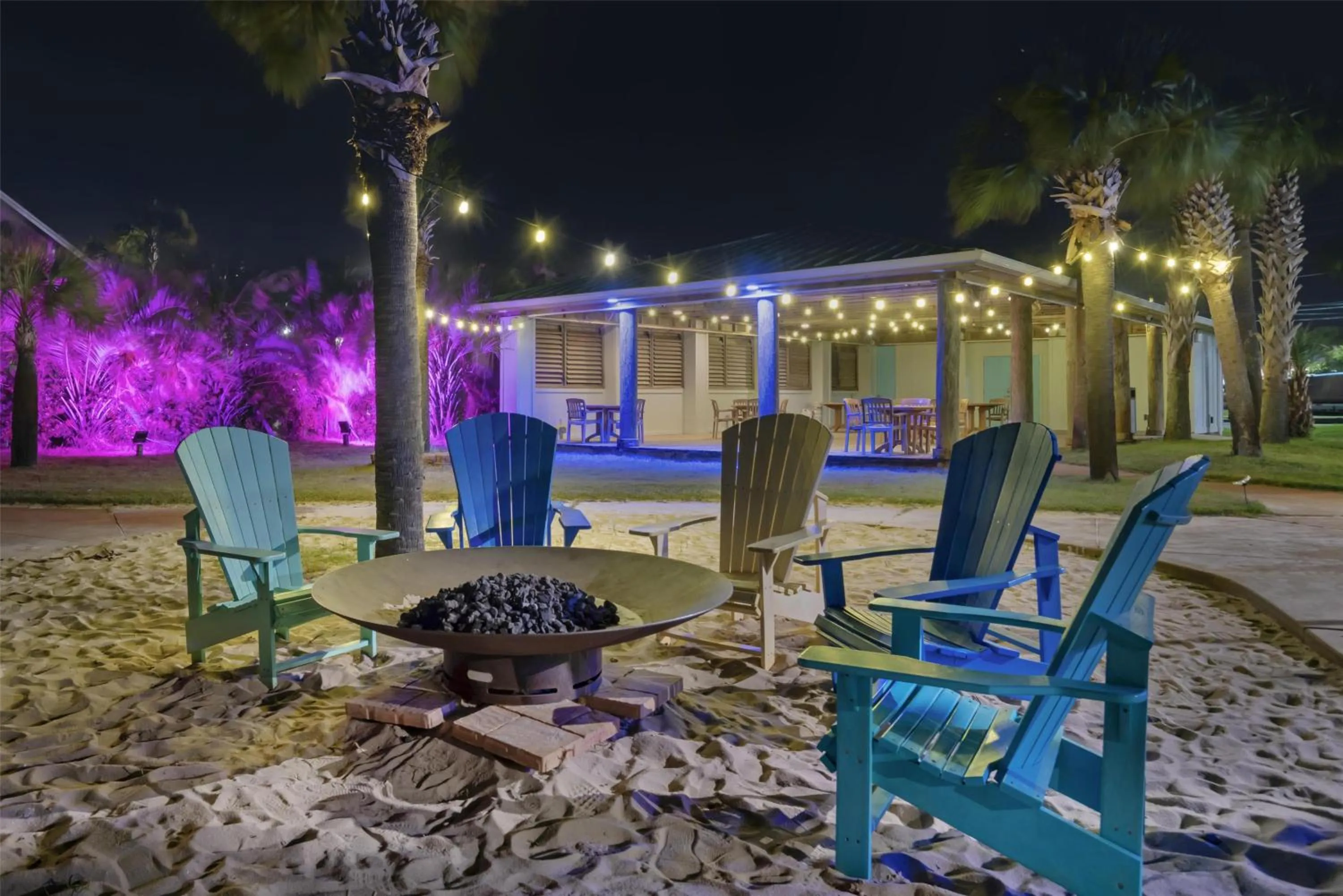 Property building in Best Western Navarre Waterfront