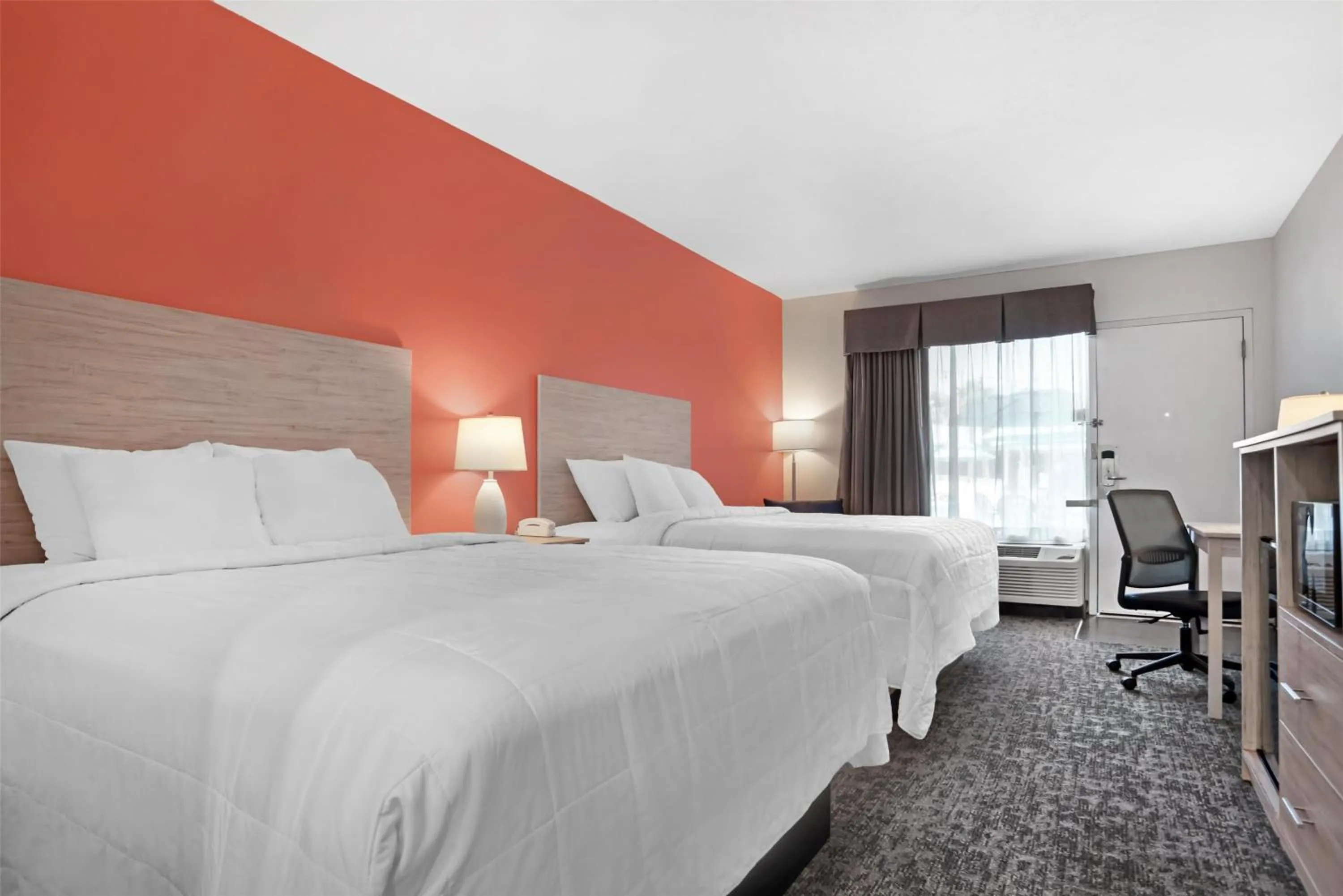 Bedroom, Bed in Best Western Navarre Waterfront