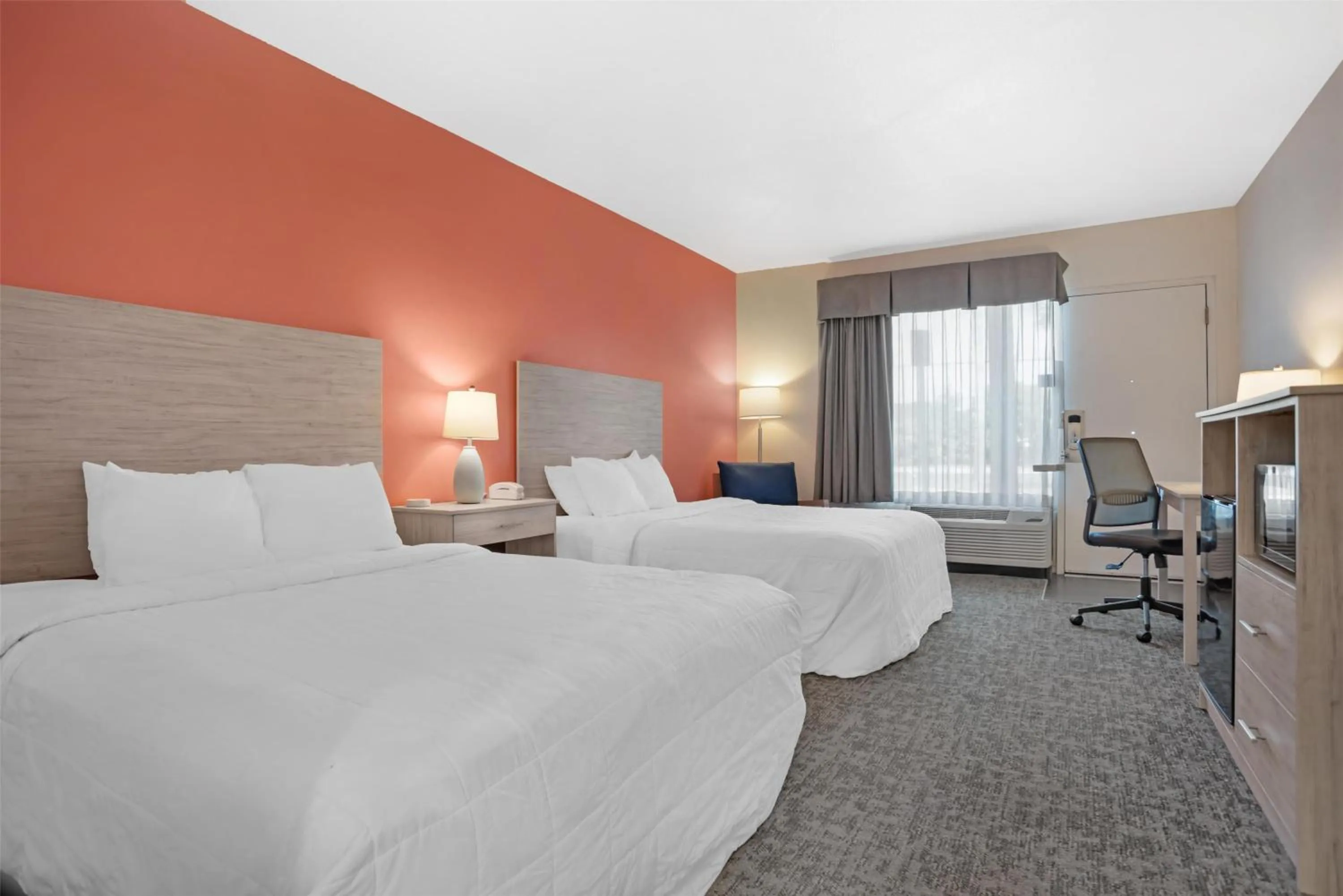 Bedroom, Bed in Best Western Navarre Waterfront