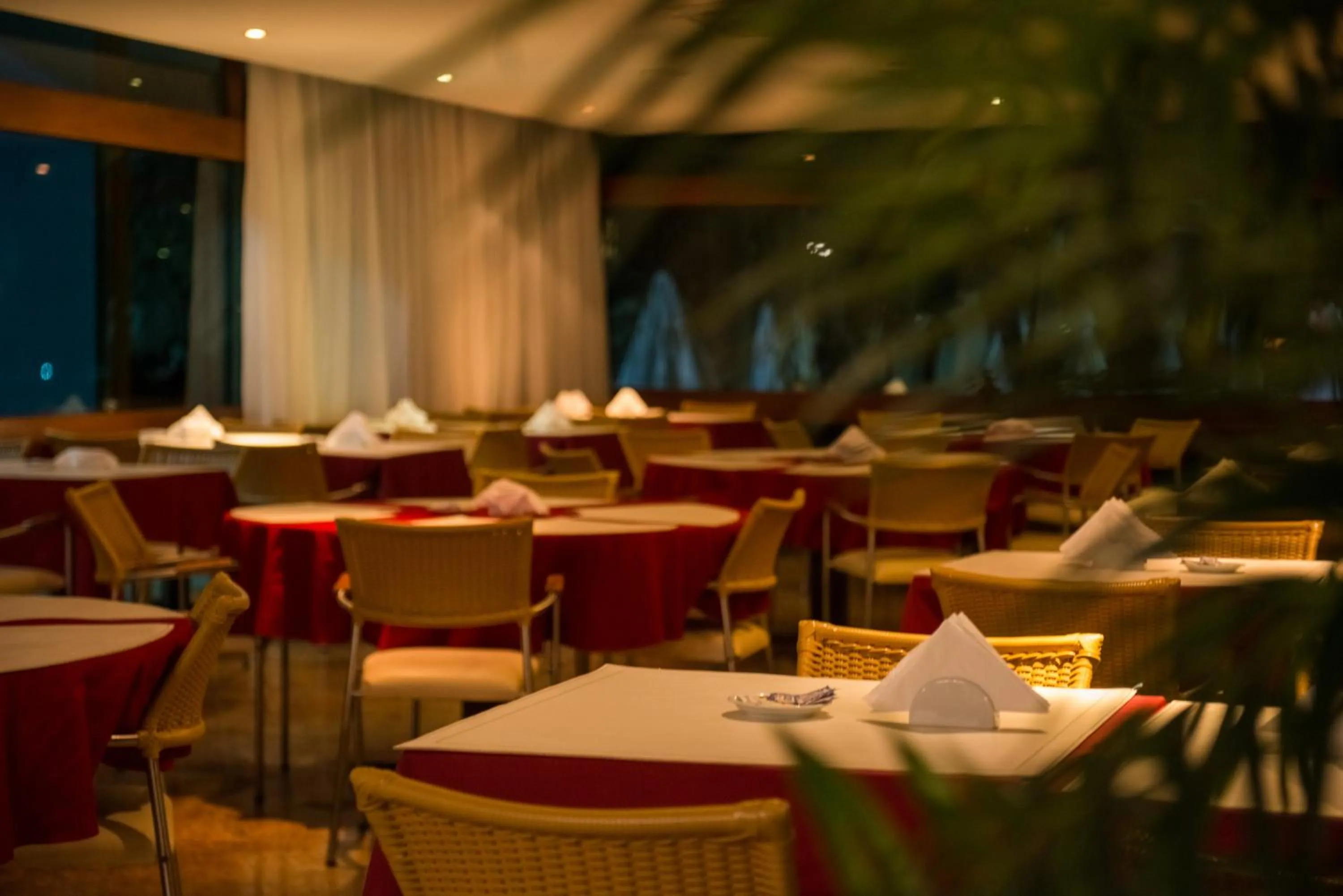 Restaurant/places to eat in Marulhos Resort by MAI