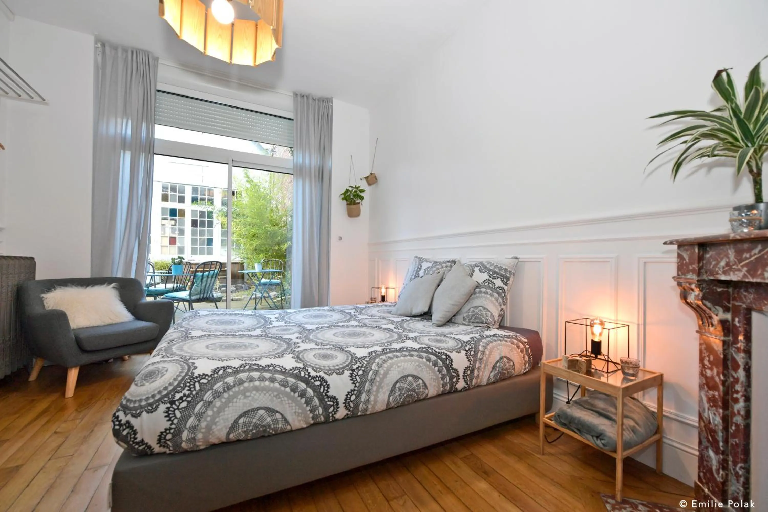 Bedroom, Bed in Chambres d'hotes Les Nuits Pastel