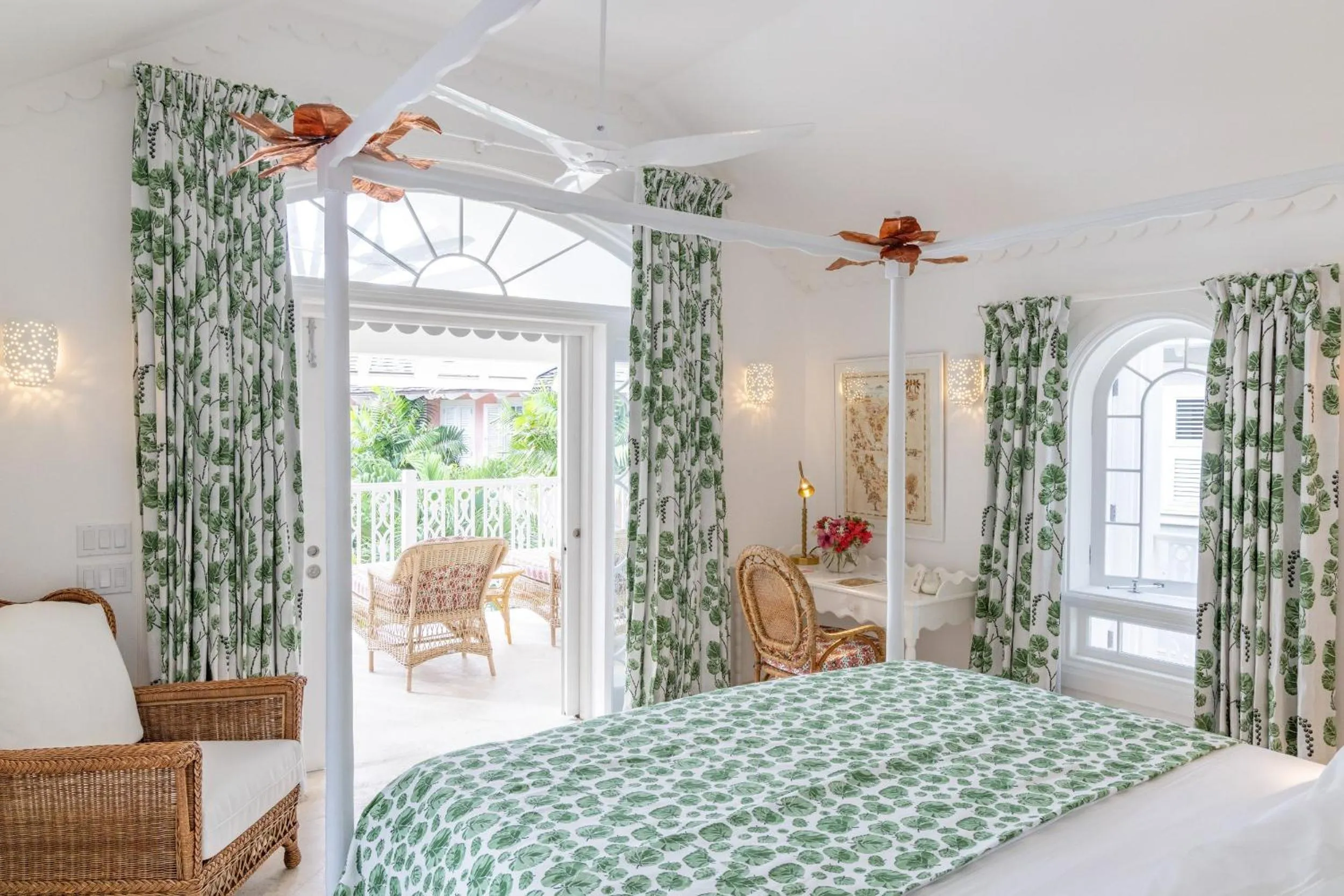 Photo of the whole room, Bed in Cobblers Cove - Barbados