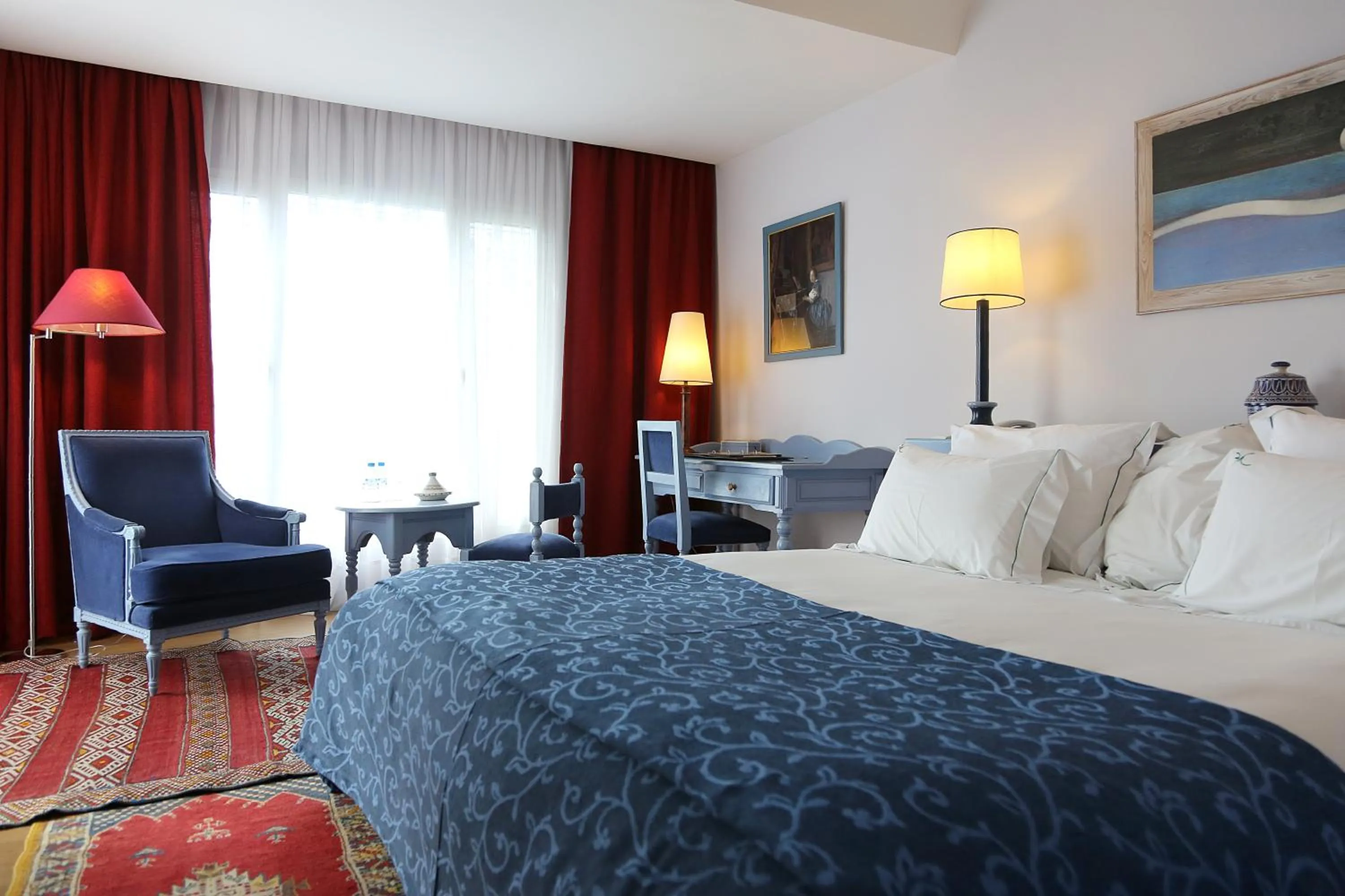 Photo of the whole room, Bed in La Villa Mandarine