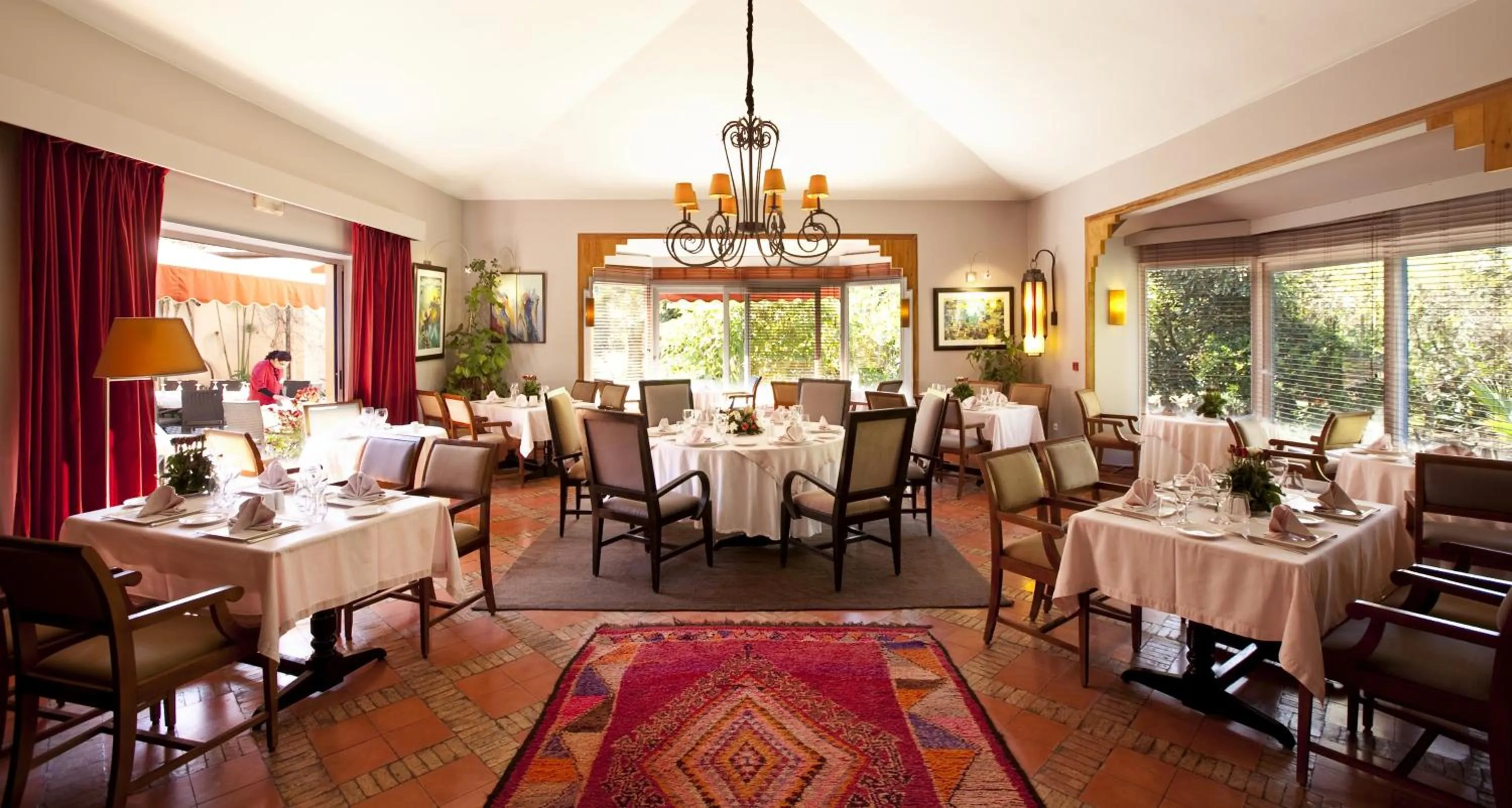 Restaurant/places to eat in La Villa Mandarine