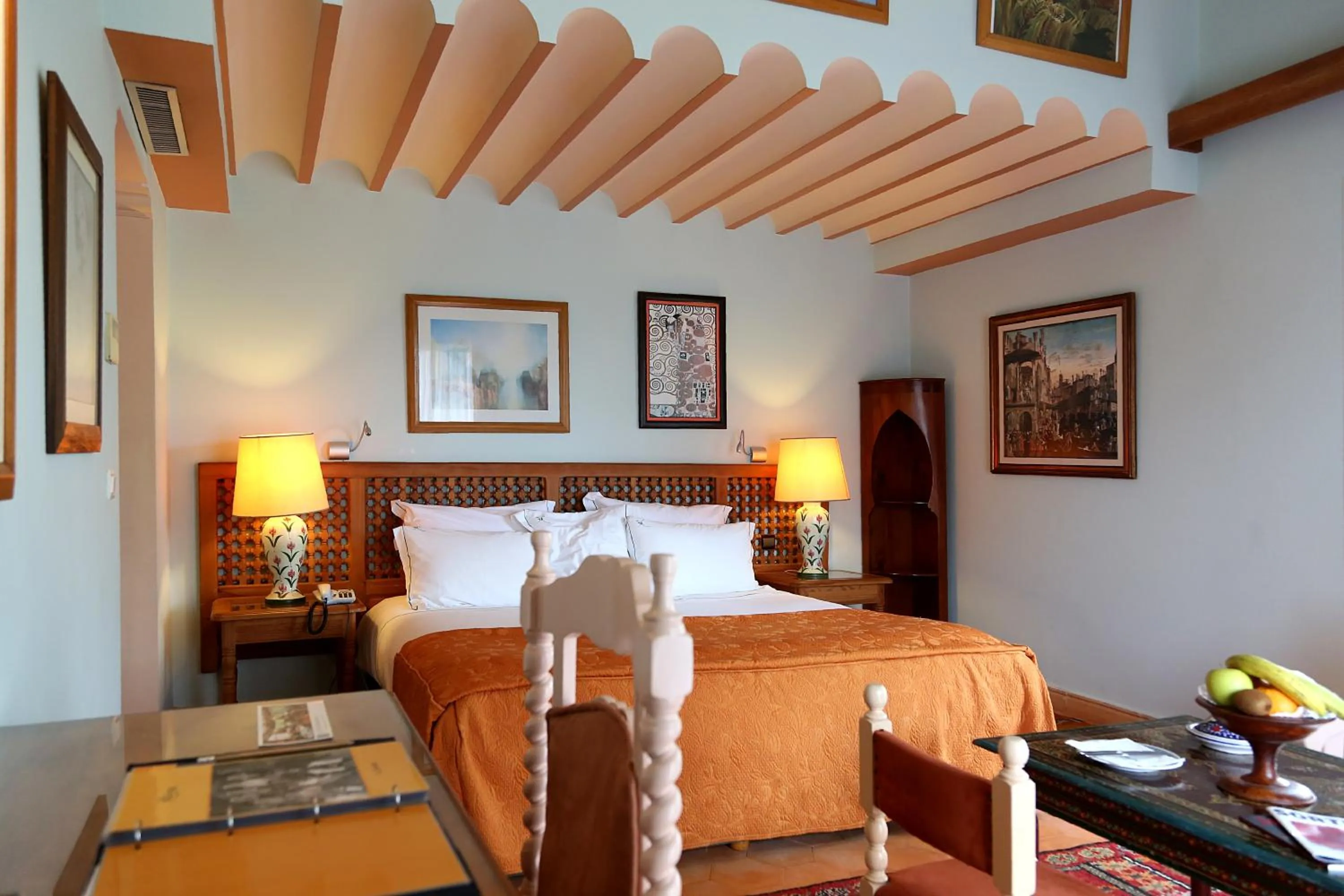 Bed in La Villa Mandarine
