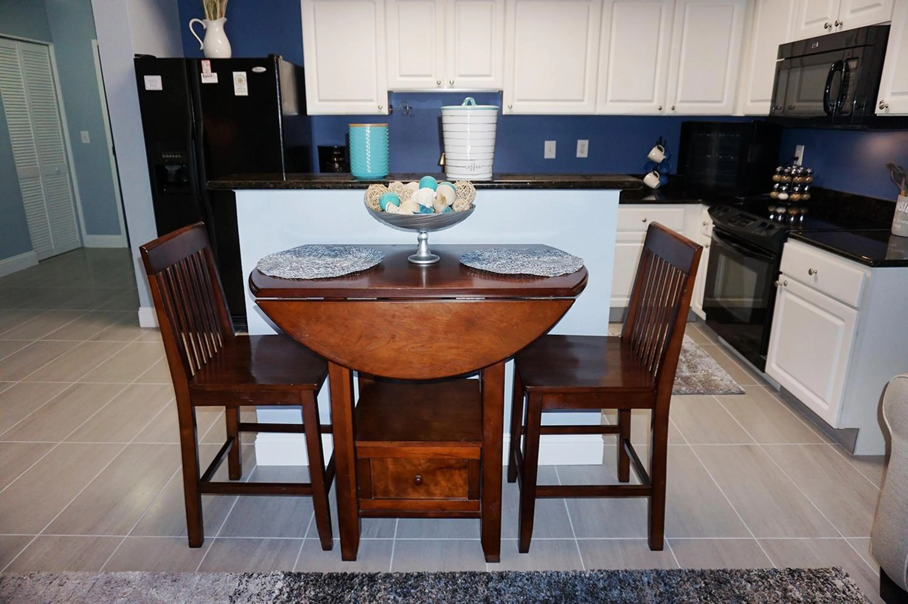 Dining area in Madeira Bay Resort II by Travel Resort Services