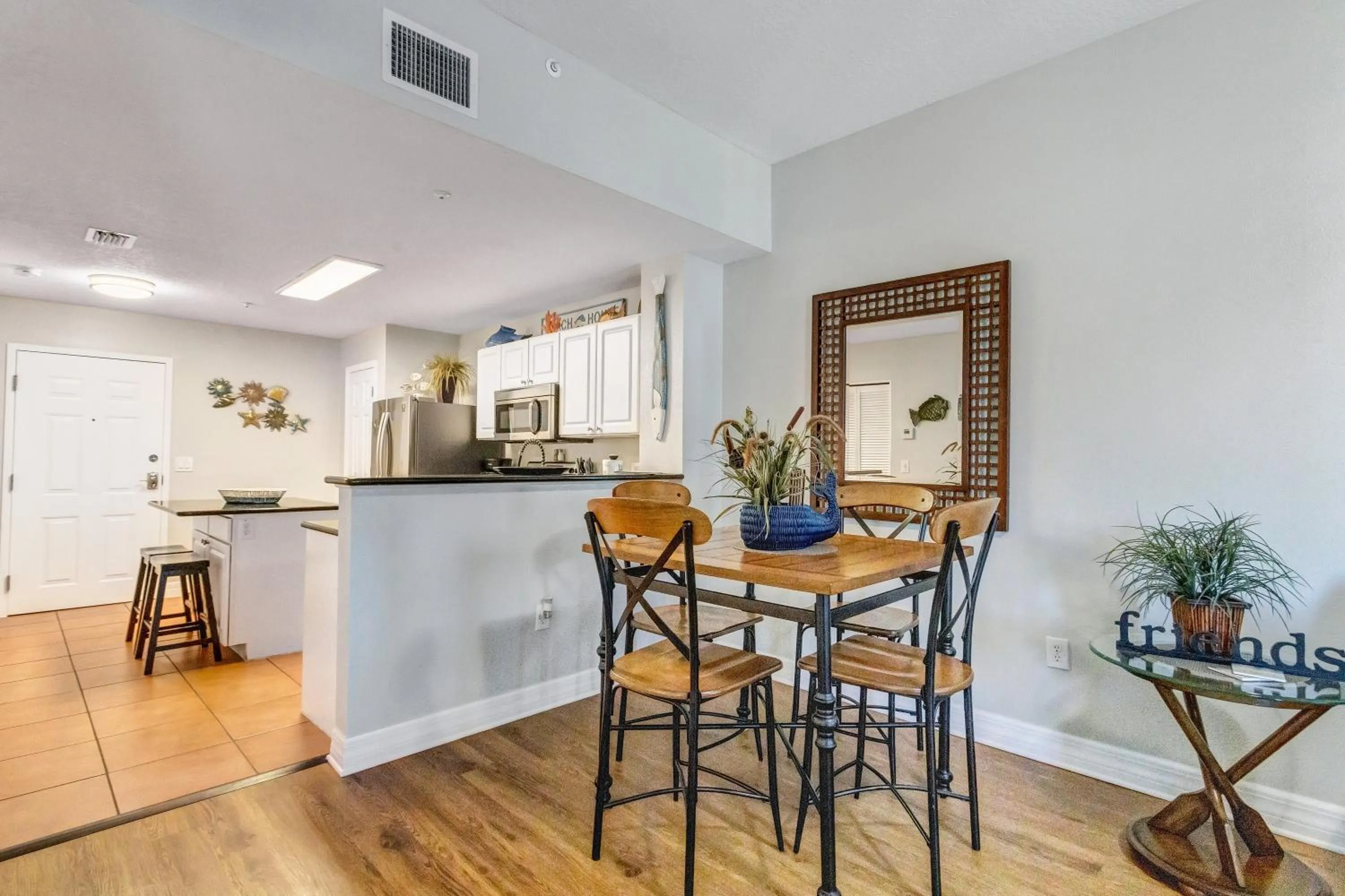 Dining area in Madeira Bay Resort II by Travel Resort Services