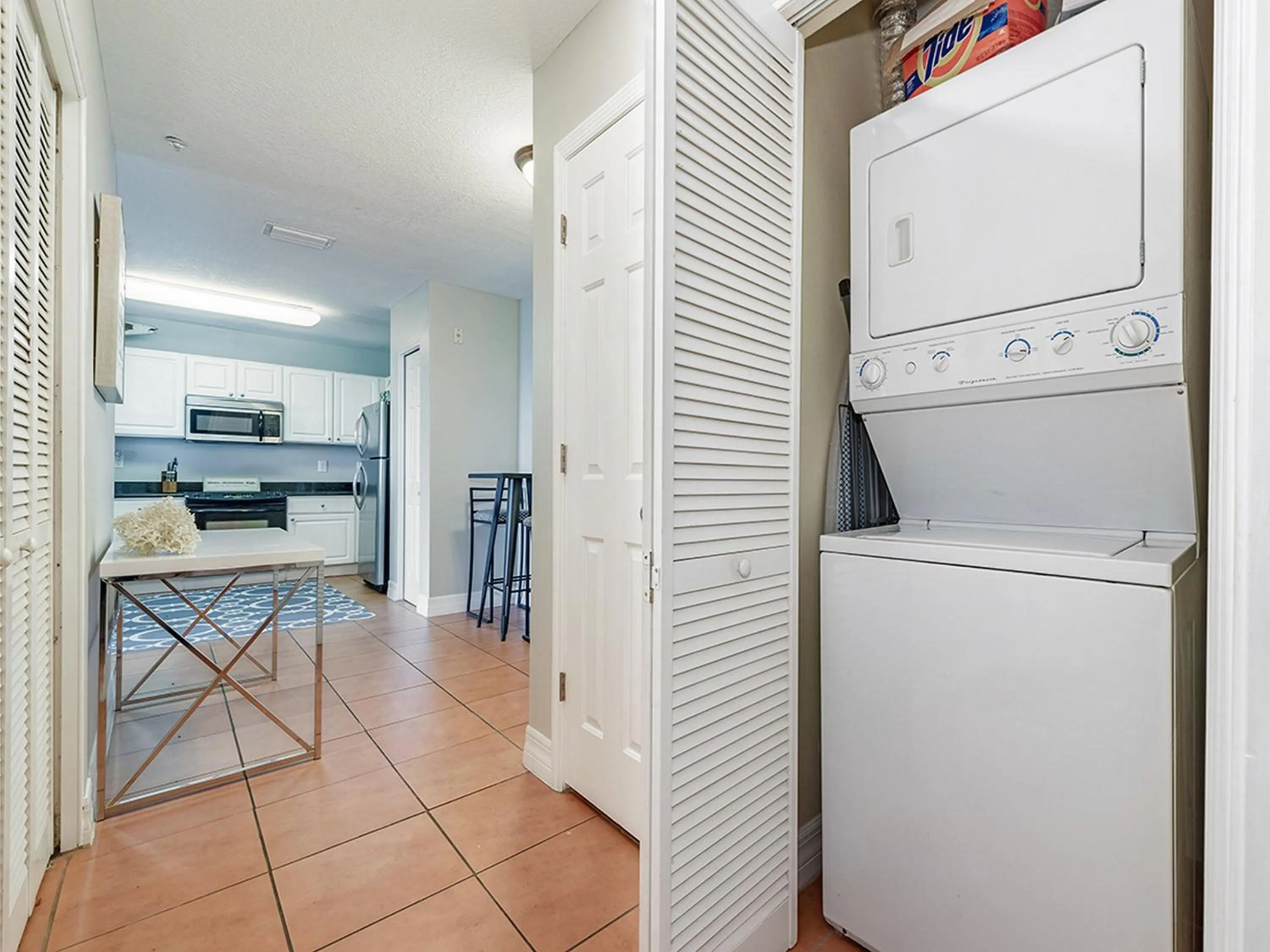 washing machine in Madeira Bay Resort II by Travel Resort Services