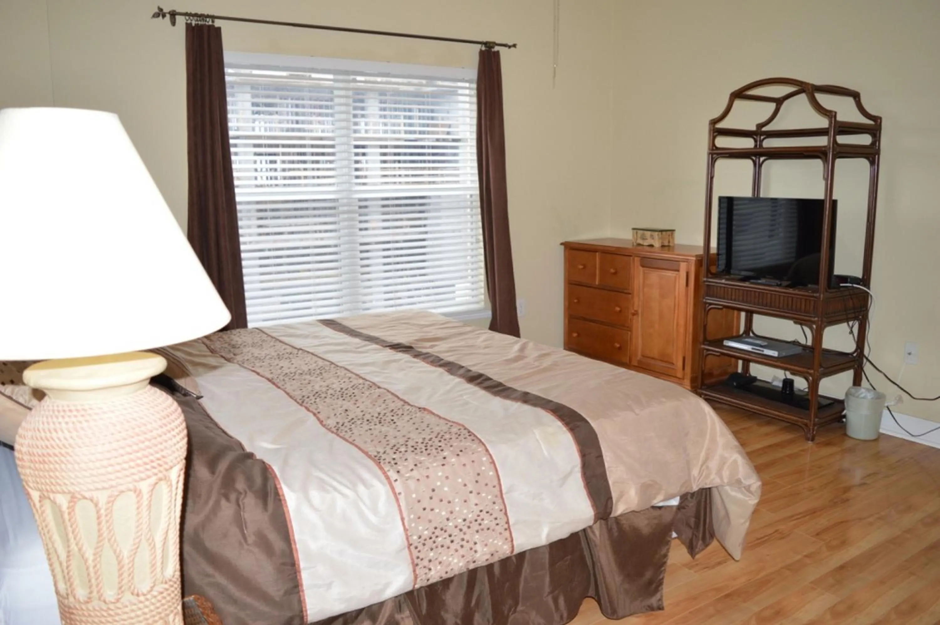 Bedroom, Bed in Madeira Bay Resort II by Travel Resort Services