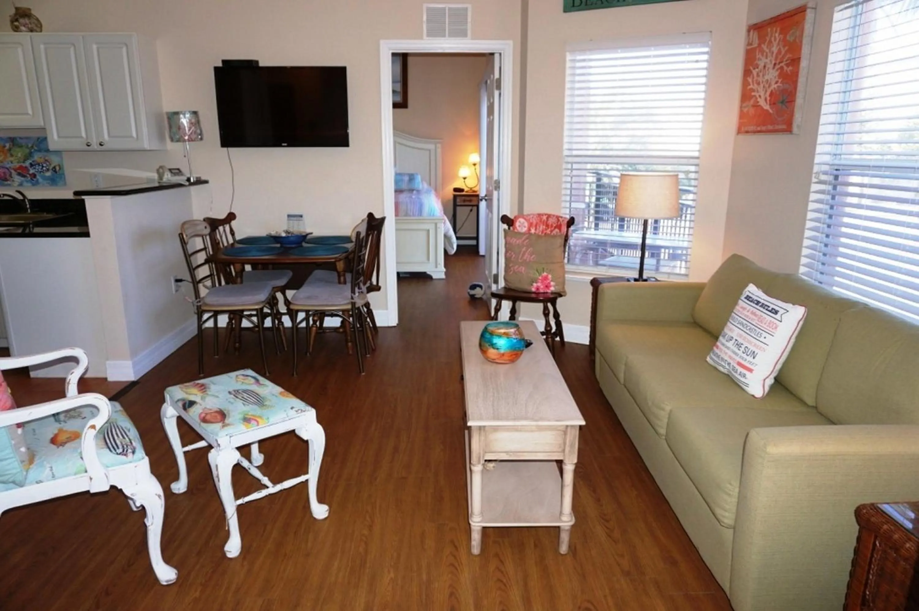 Living room in Madeira Bay Resort II by Travel Resort Services