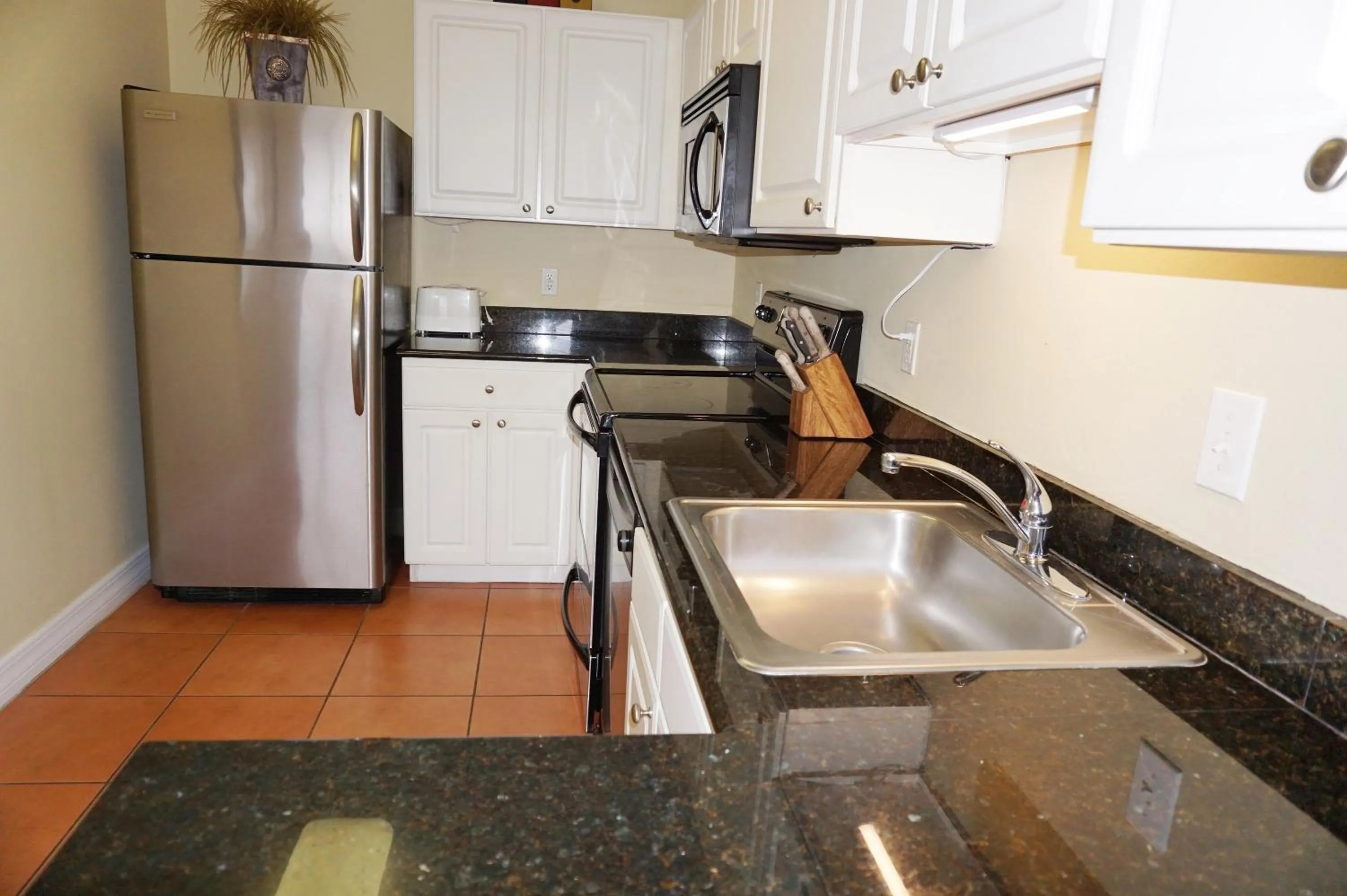 Kitchen or kitchenette in Madeira Bay Resort II by Travel Resort Services