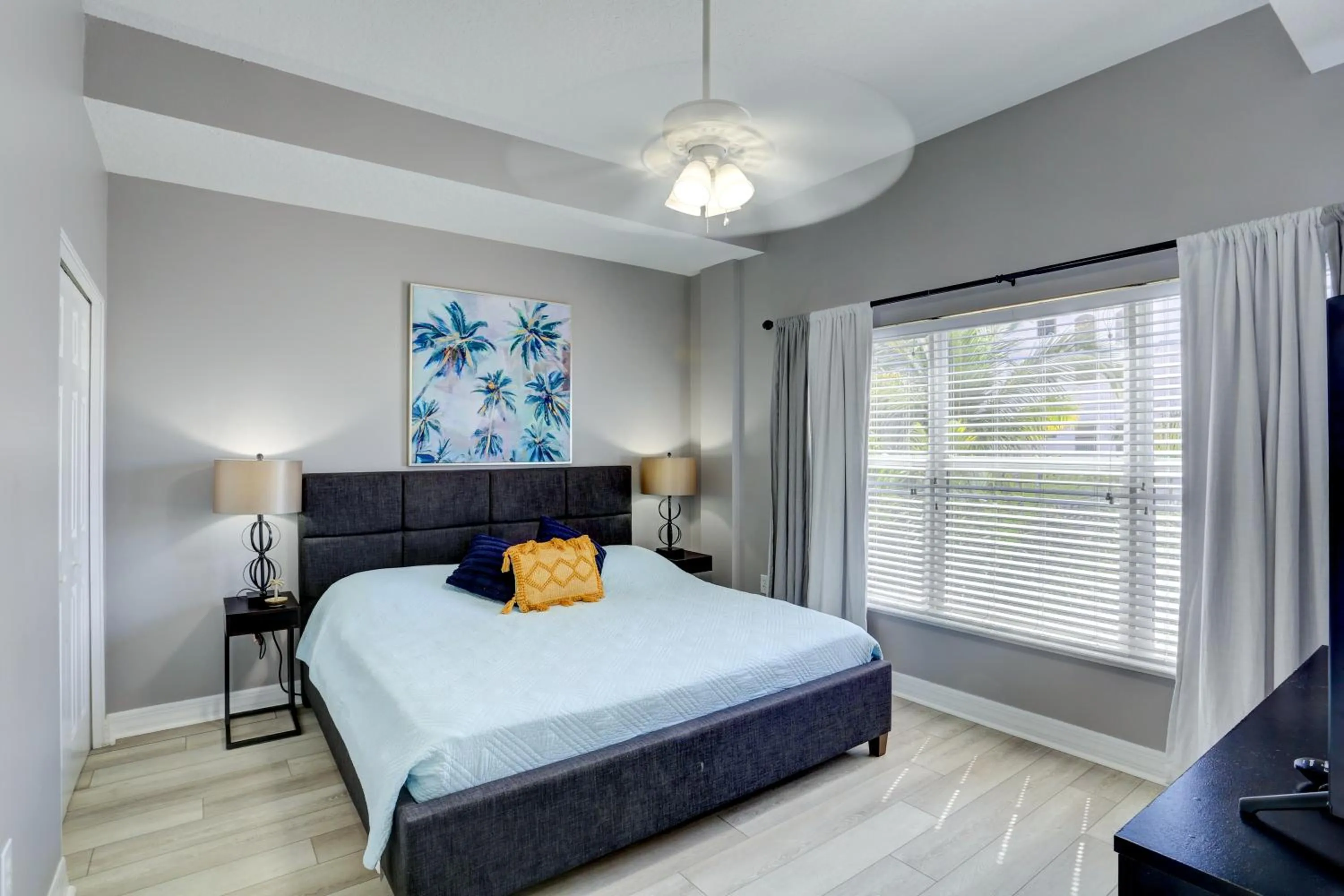 Bed in Madeira Bay Resort II by Travel Resort Services