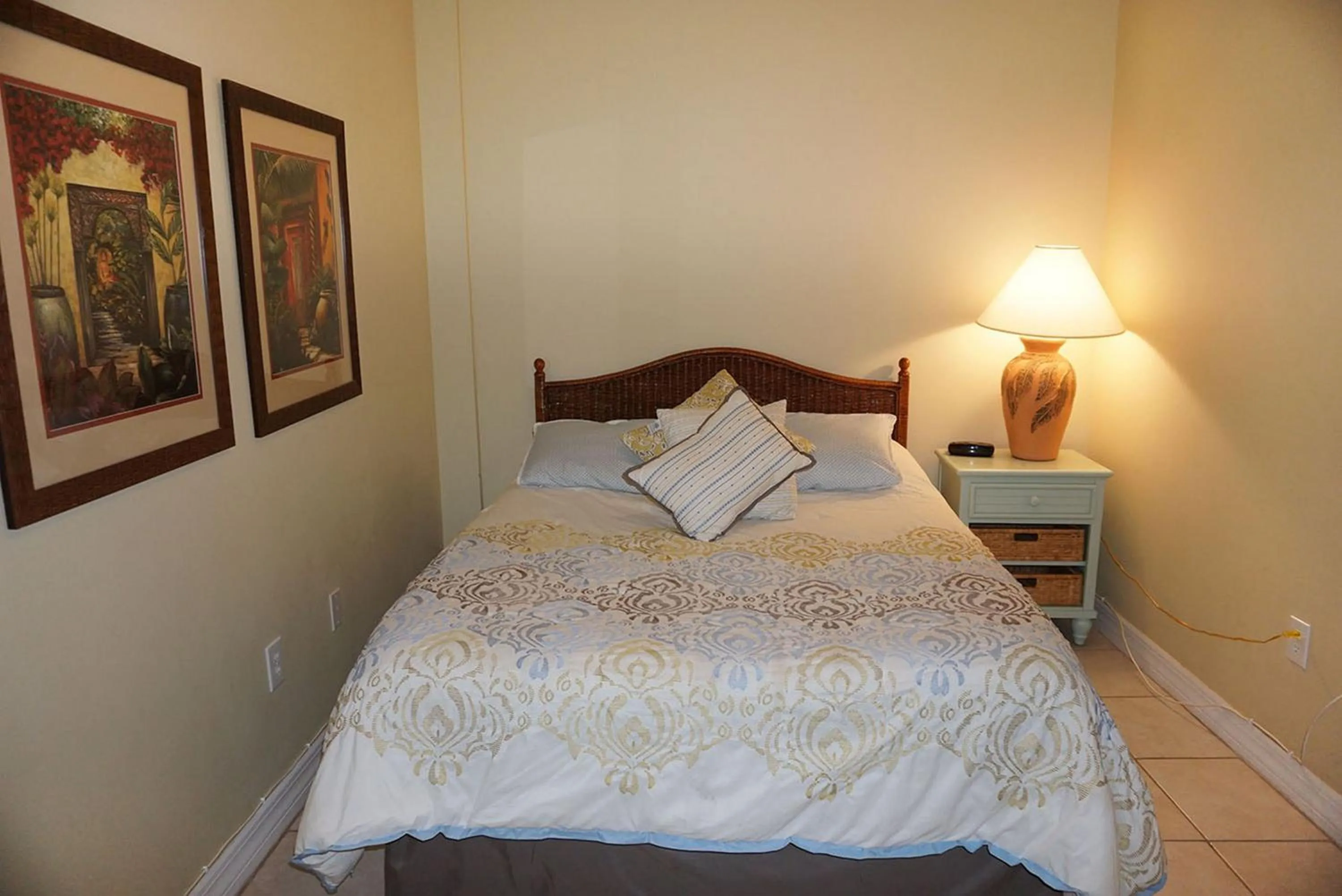 Bed in Madeira Bay Resort II by Travel Resort Services