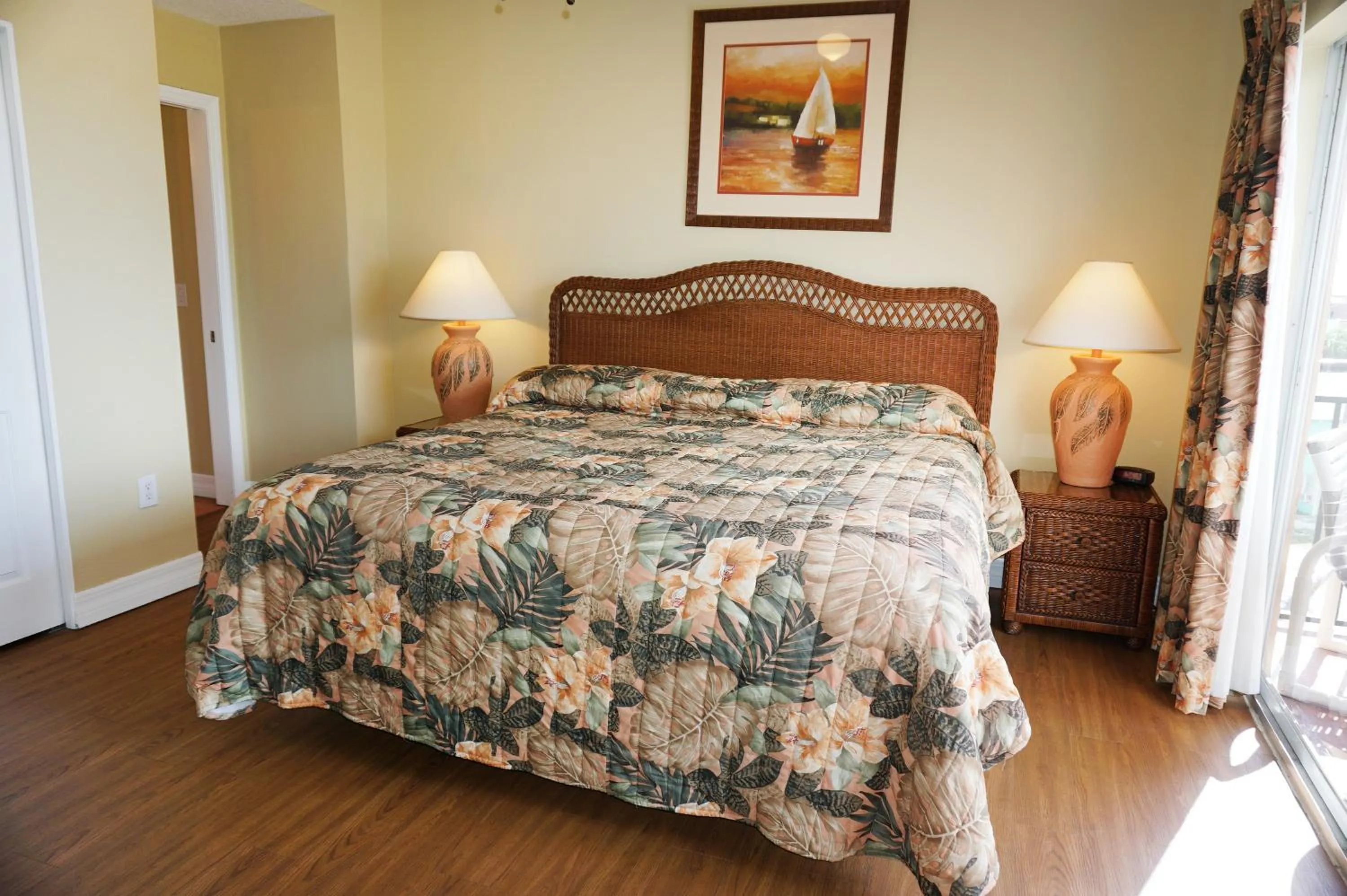 Bedroom, Bed in Madeira Bay Resort II by Travel Resort Services