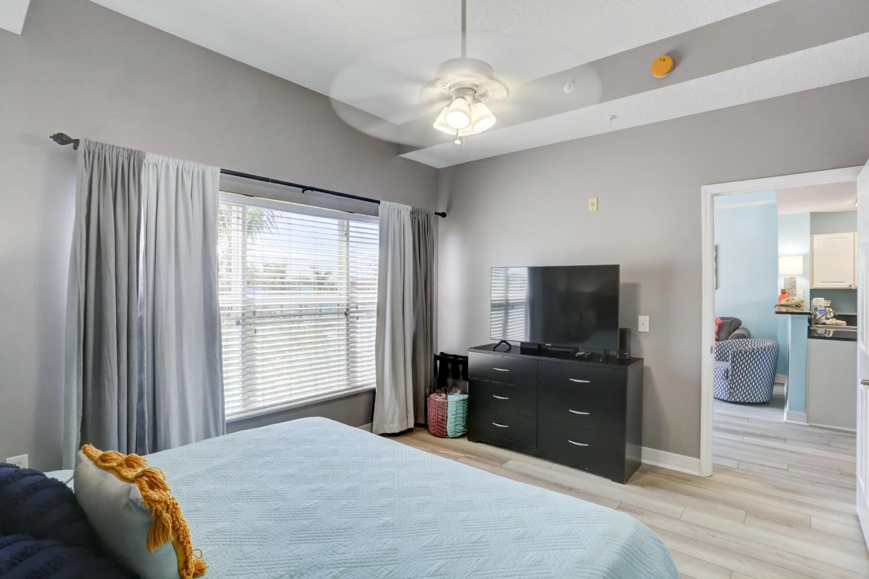 Bed in Madeira Bay Resort II by Travel Resort Services