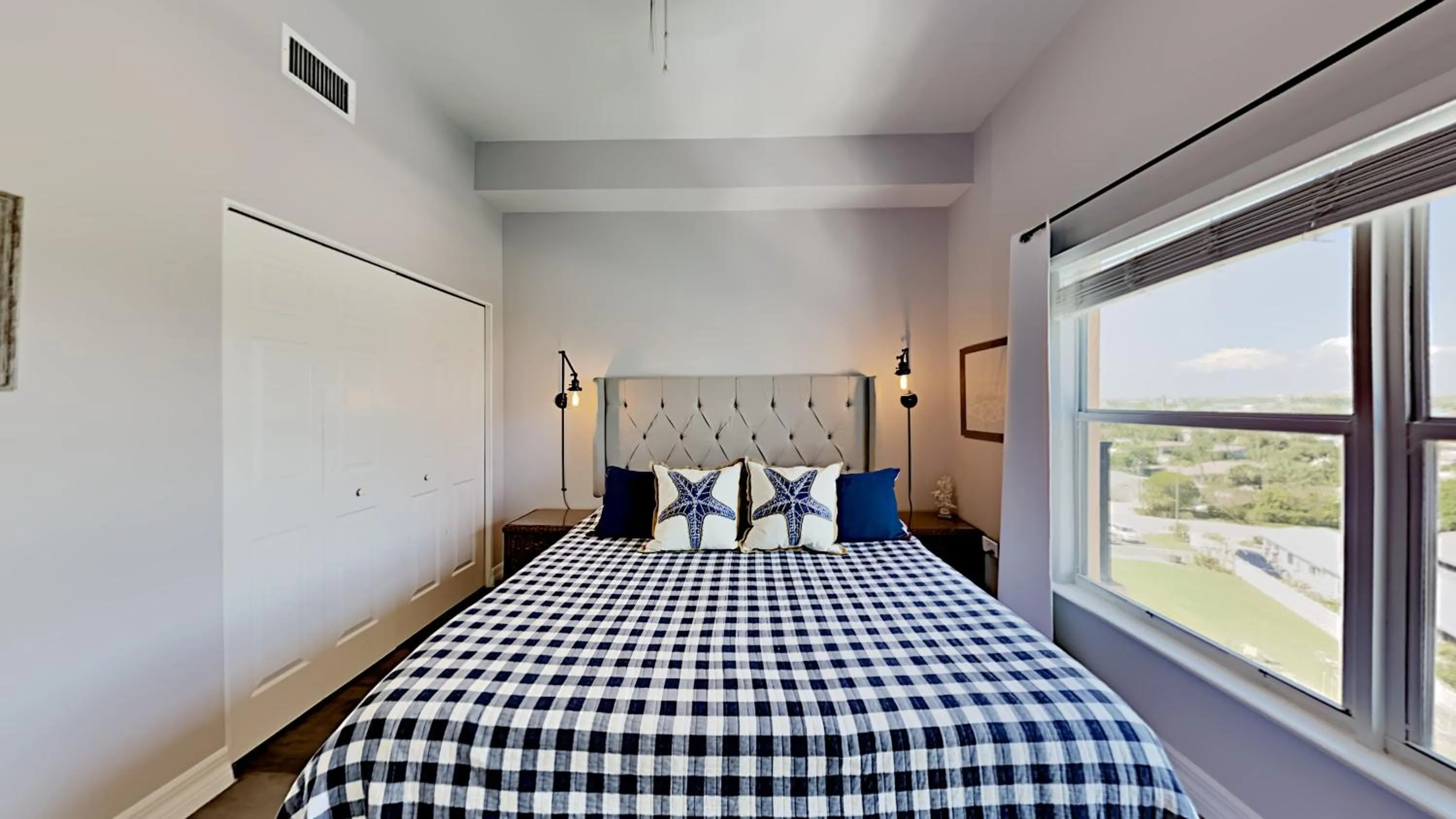 Bed in Madeira Bay Resort II by Travel Resort Services