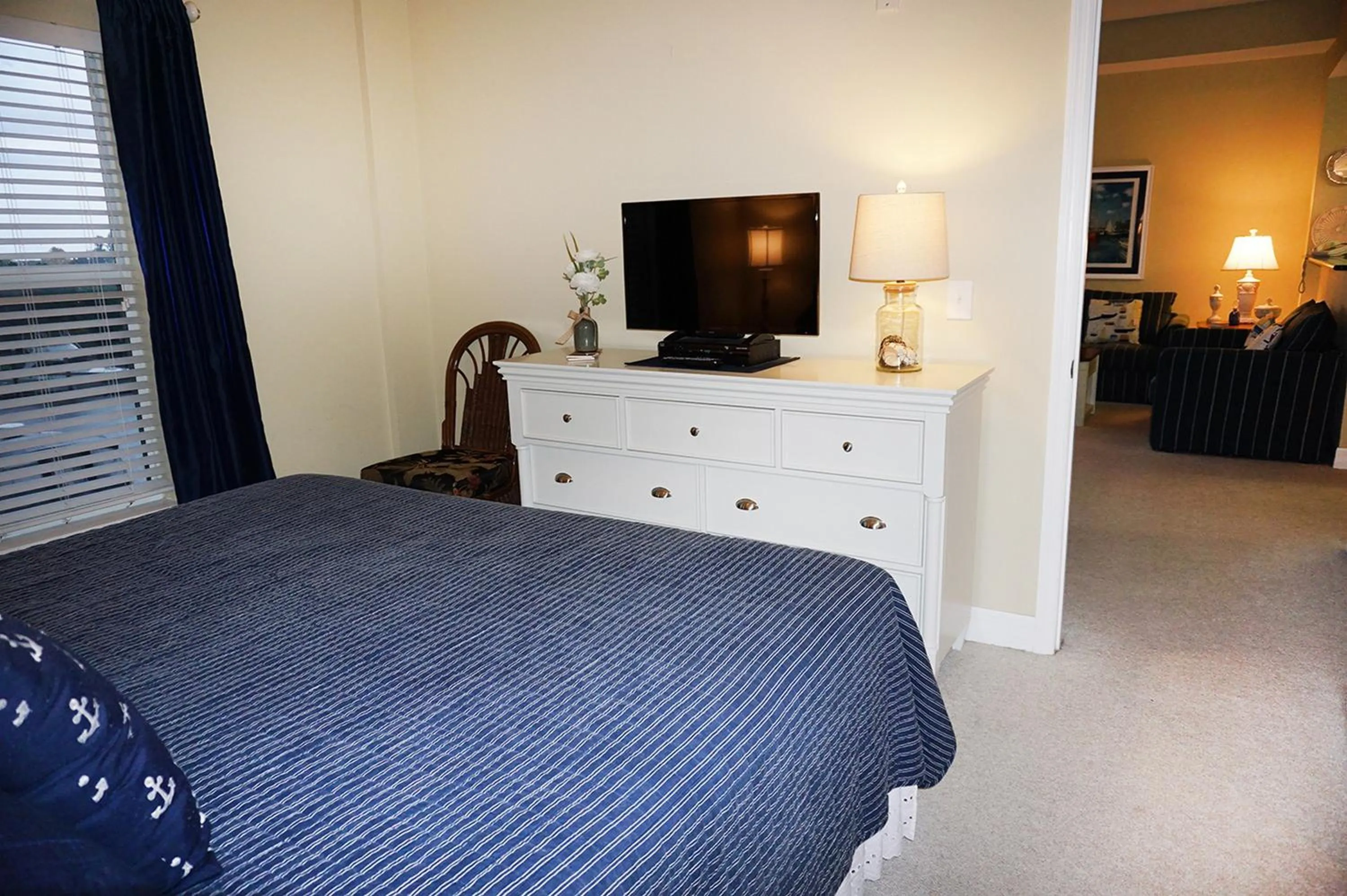 TV and multimedia, Bed in Madeira Bay Resort II by Travel Resort Services