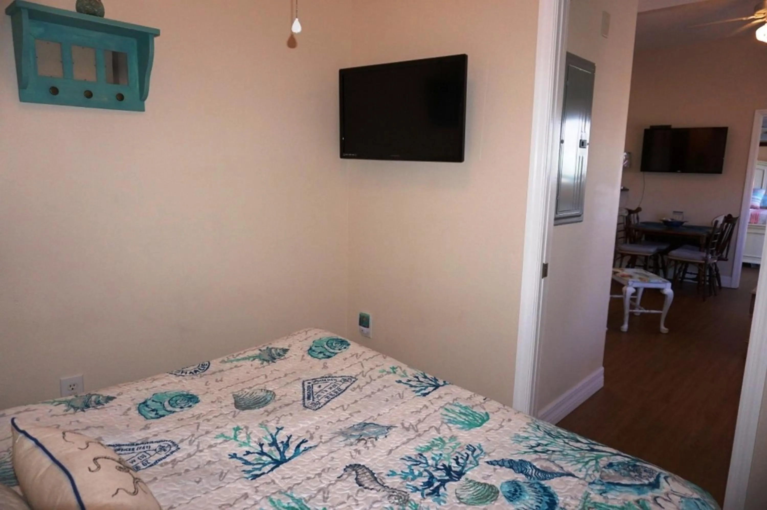 TV and multimedia, Bed in Madeira Bay Resort II by Travel Resort Services