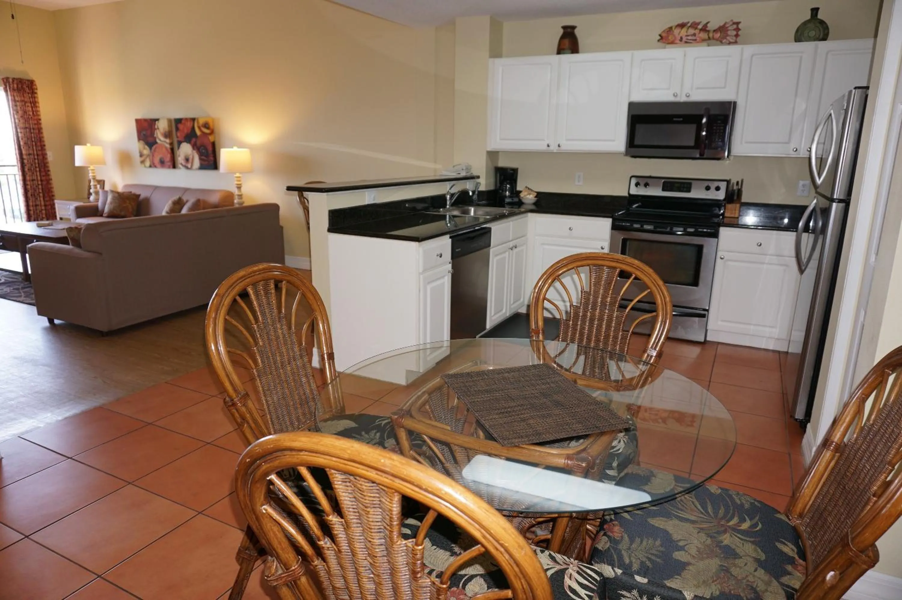 Dining area in Madeira Bay Resort II by Travel Resort Services