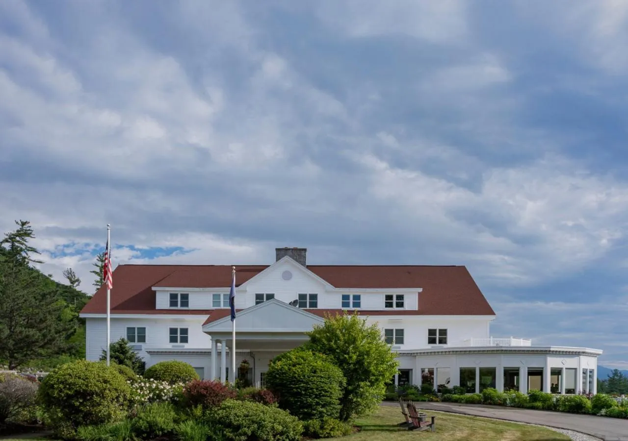 Property building in White Mountain Hotel and Resort