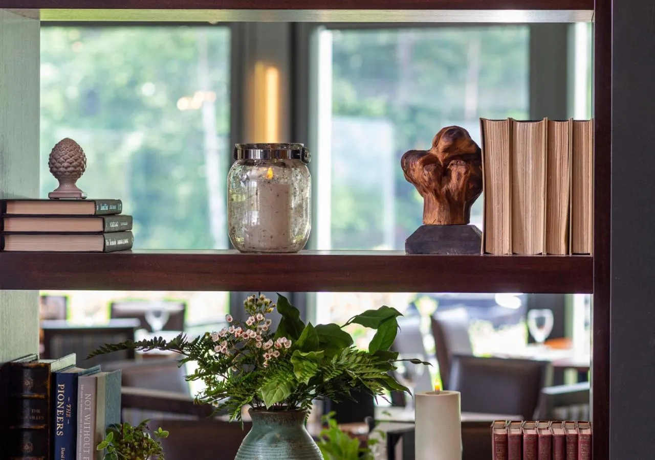 Restaurant/places to eat in White Mountain Hotel and Resort