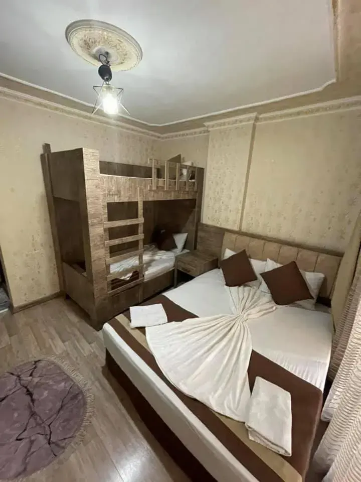 Standard Quadruple Room in Özgür Hotel Standard Quadruple Room in Özgür Hotel