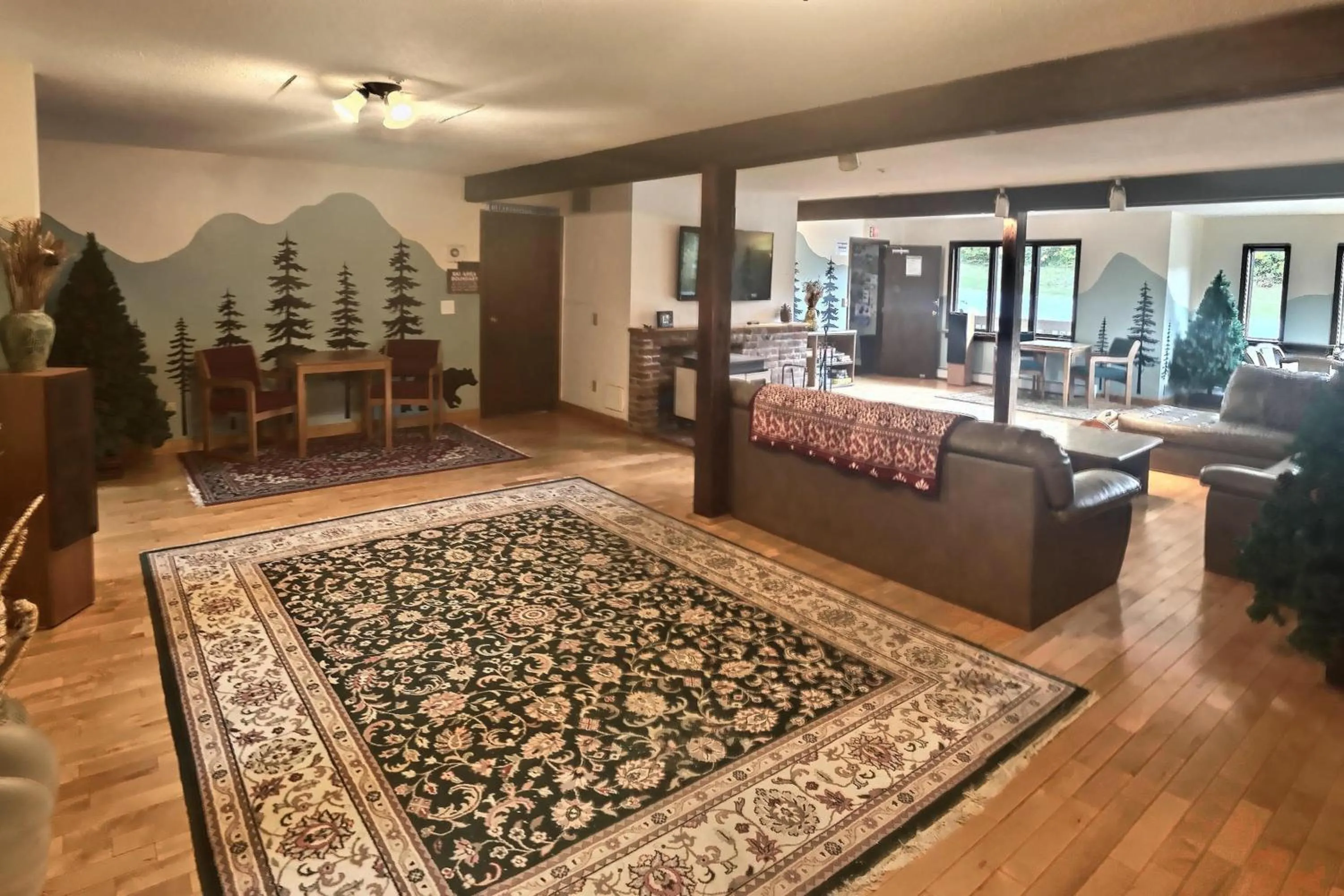 Lobby or reception in Mountain Sports Inn