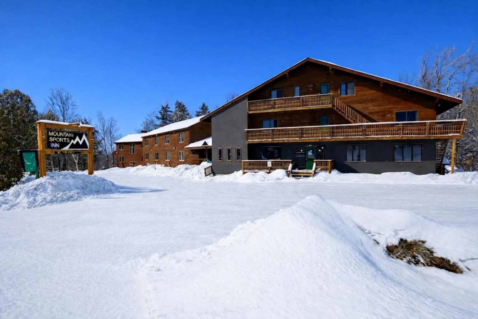 Property building in Mountain Sports Inn