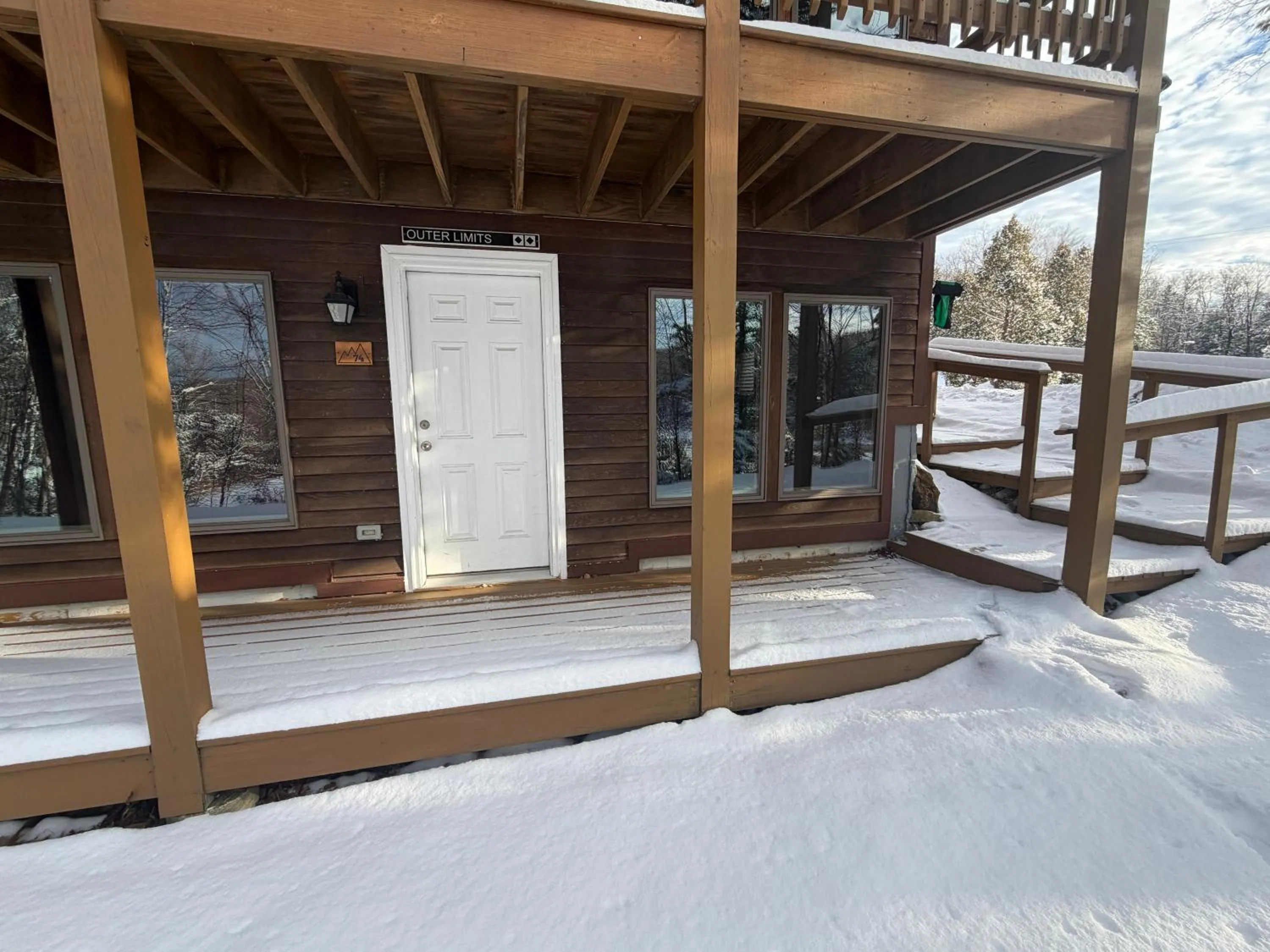 Property building in Mountain Sports Inn