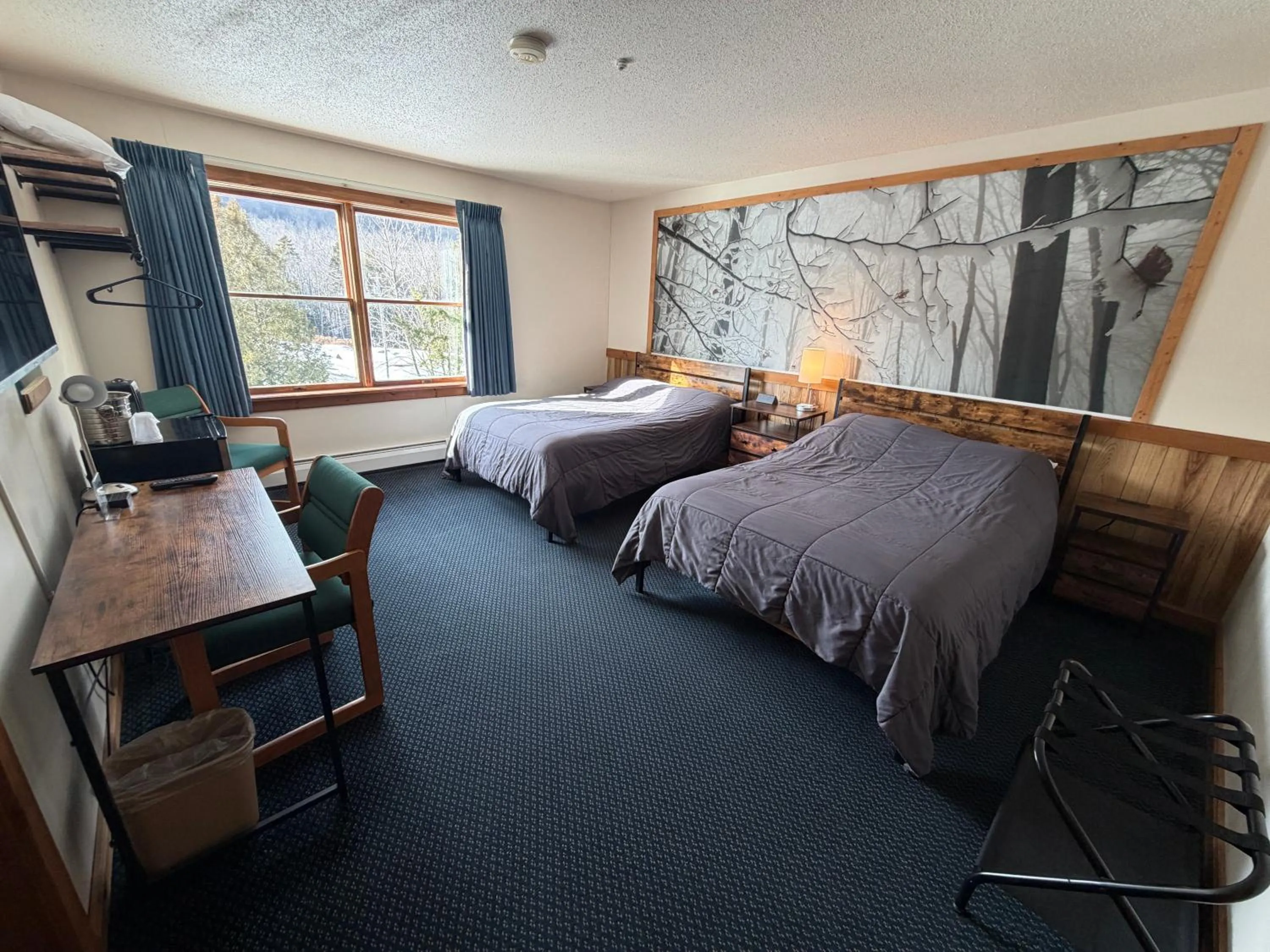 Bed in Mountain Sports Inn