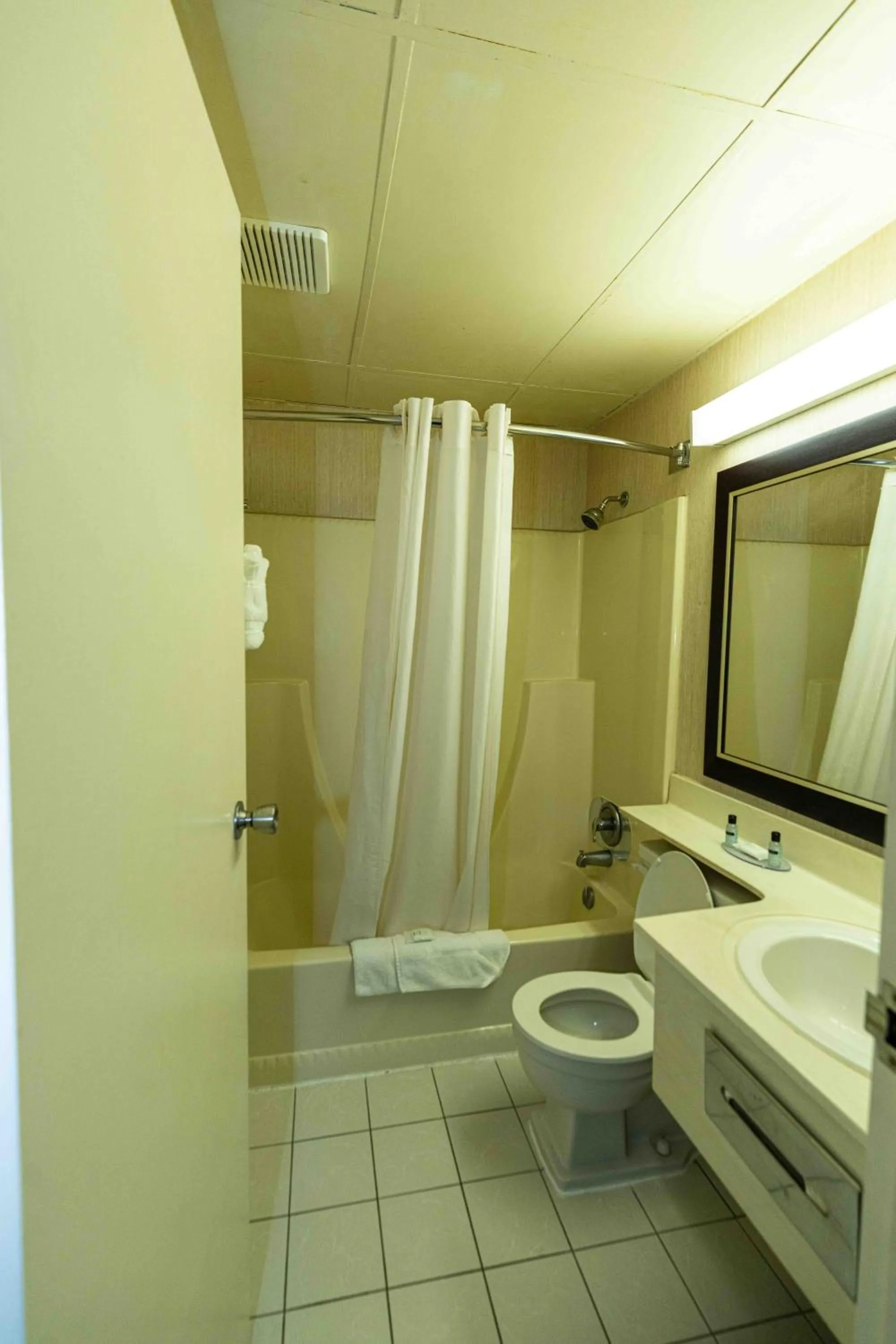 Bathroom in BA Hotel