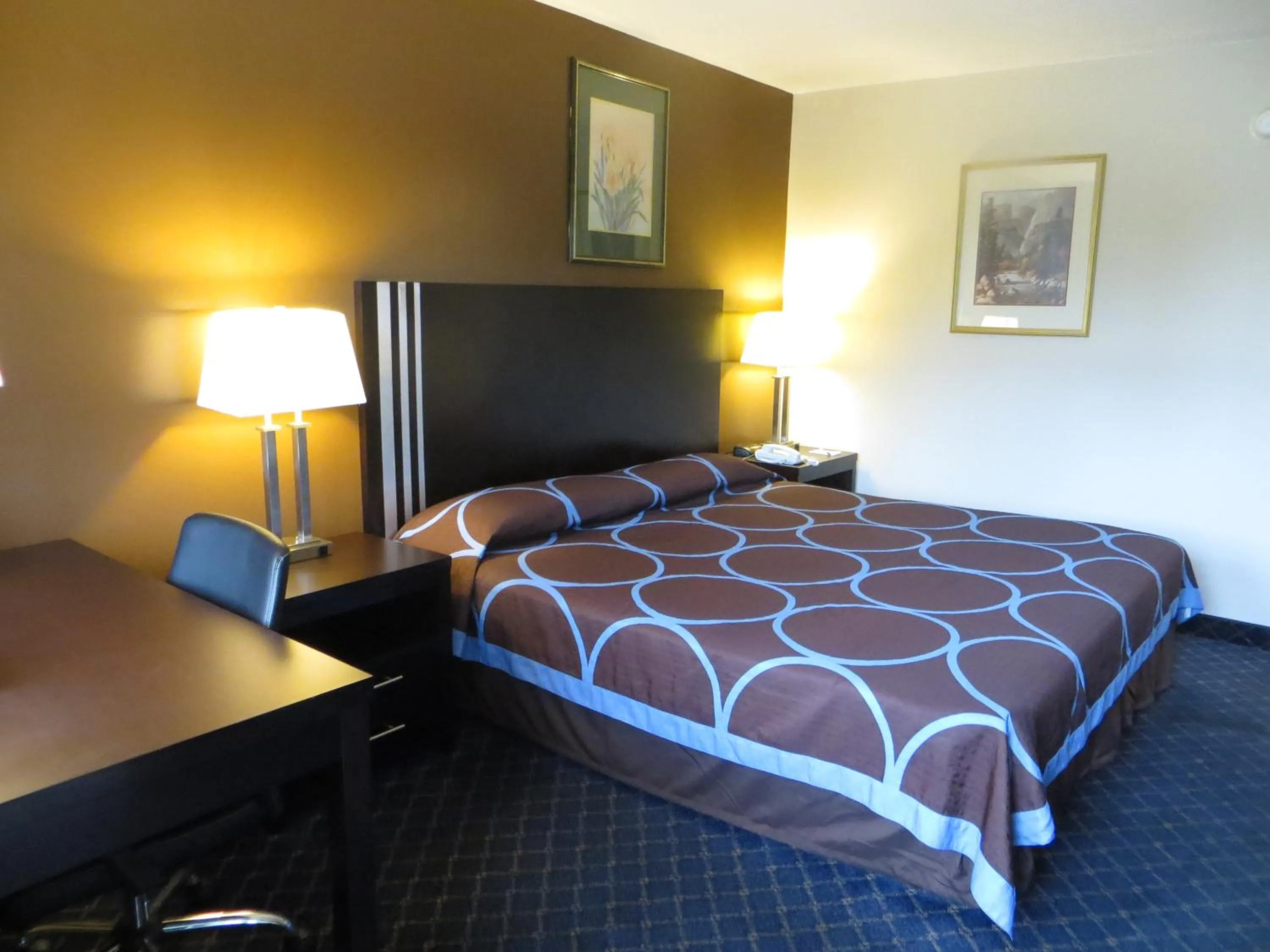 Photo of the whole room, Bed in BA Hotel