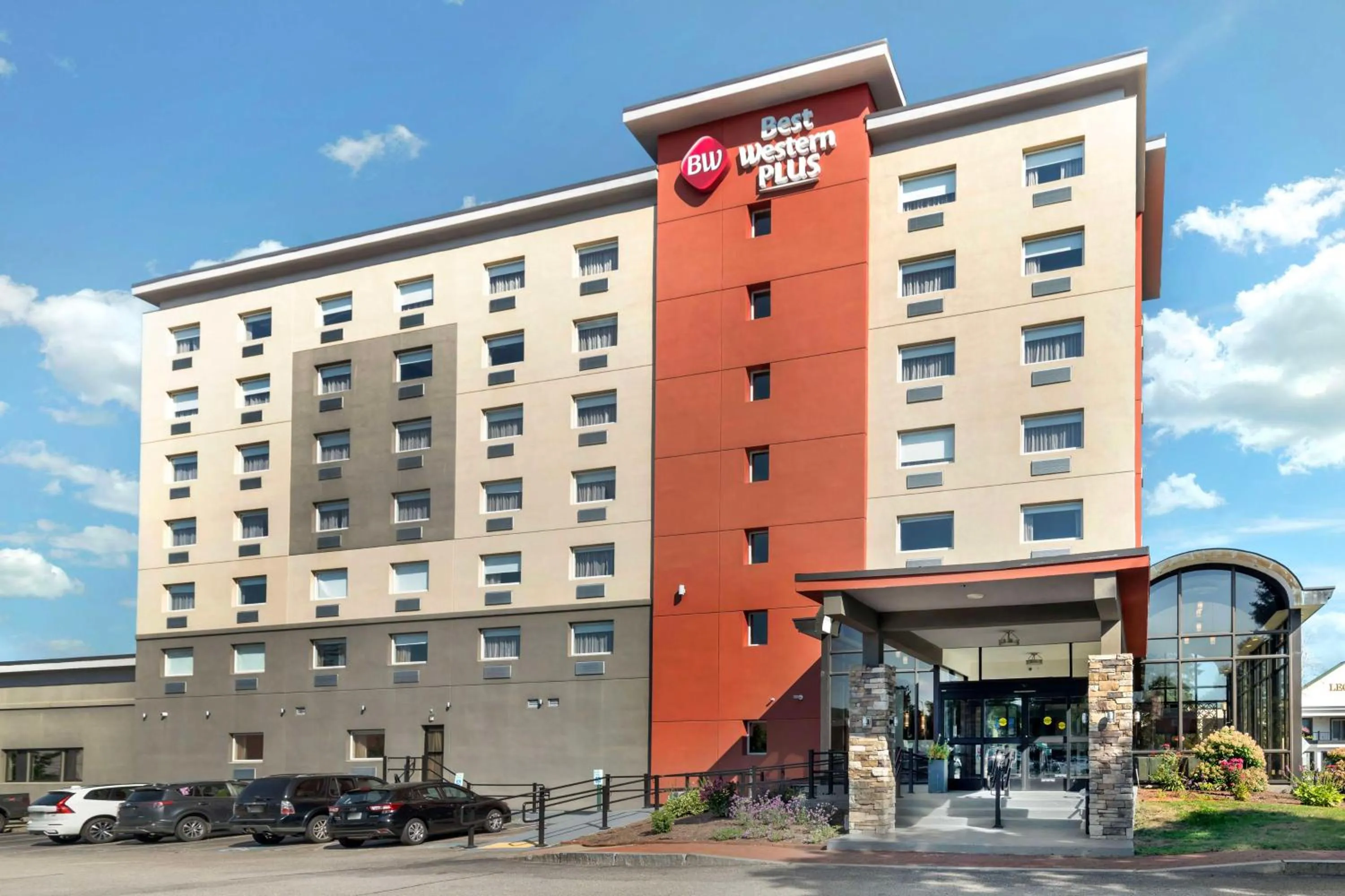 Property building in Best Western Plus Landmark Inn