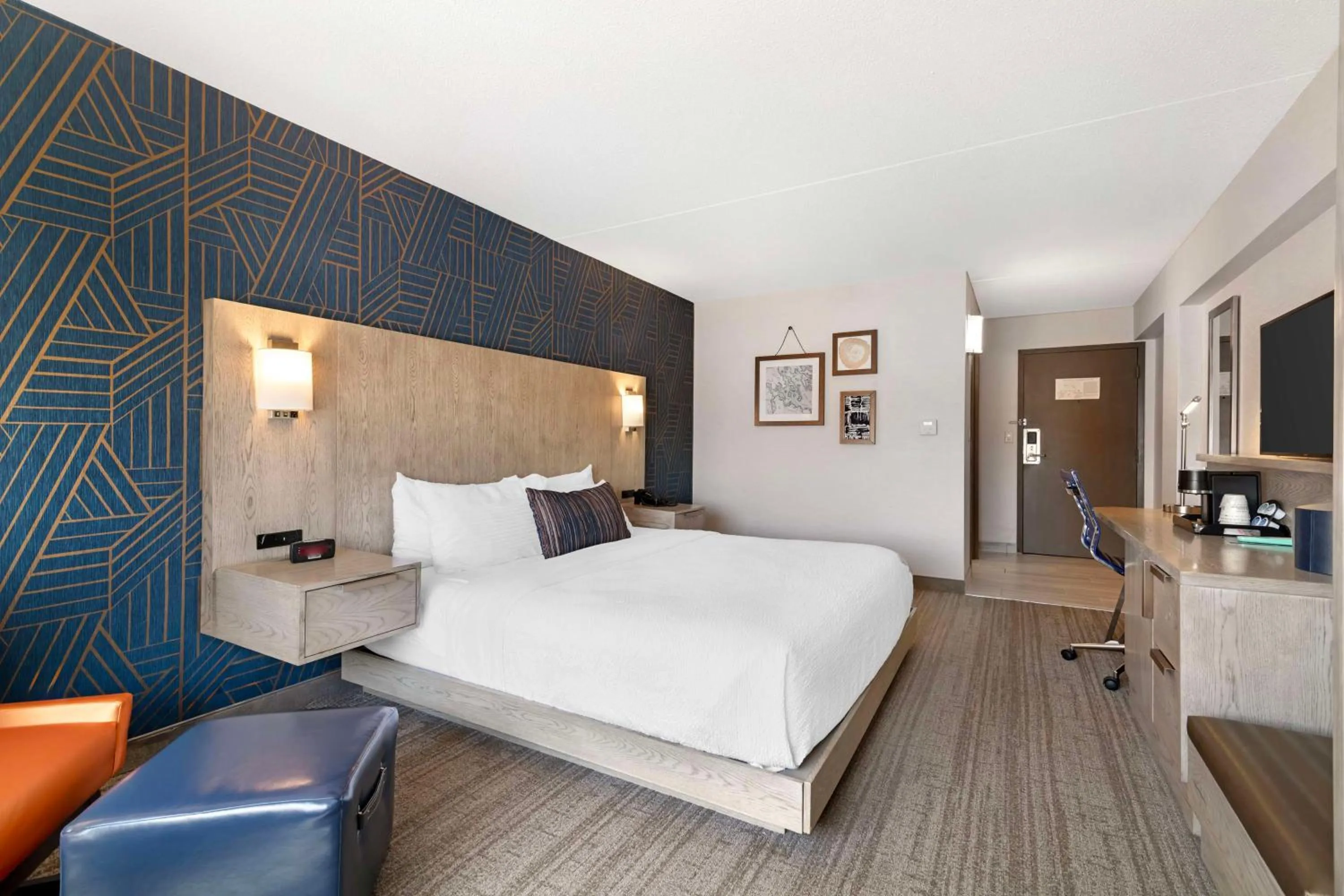 Bedroom, Bed in Best Western Plus Landmark Inn