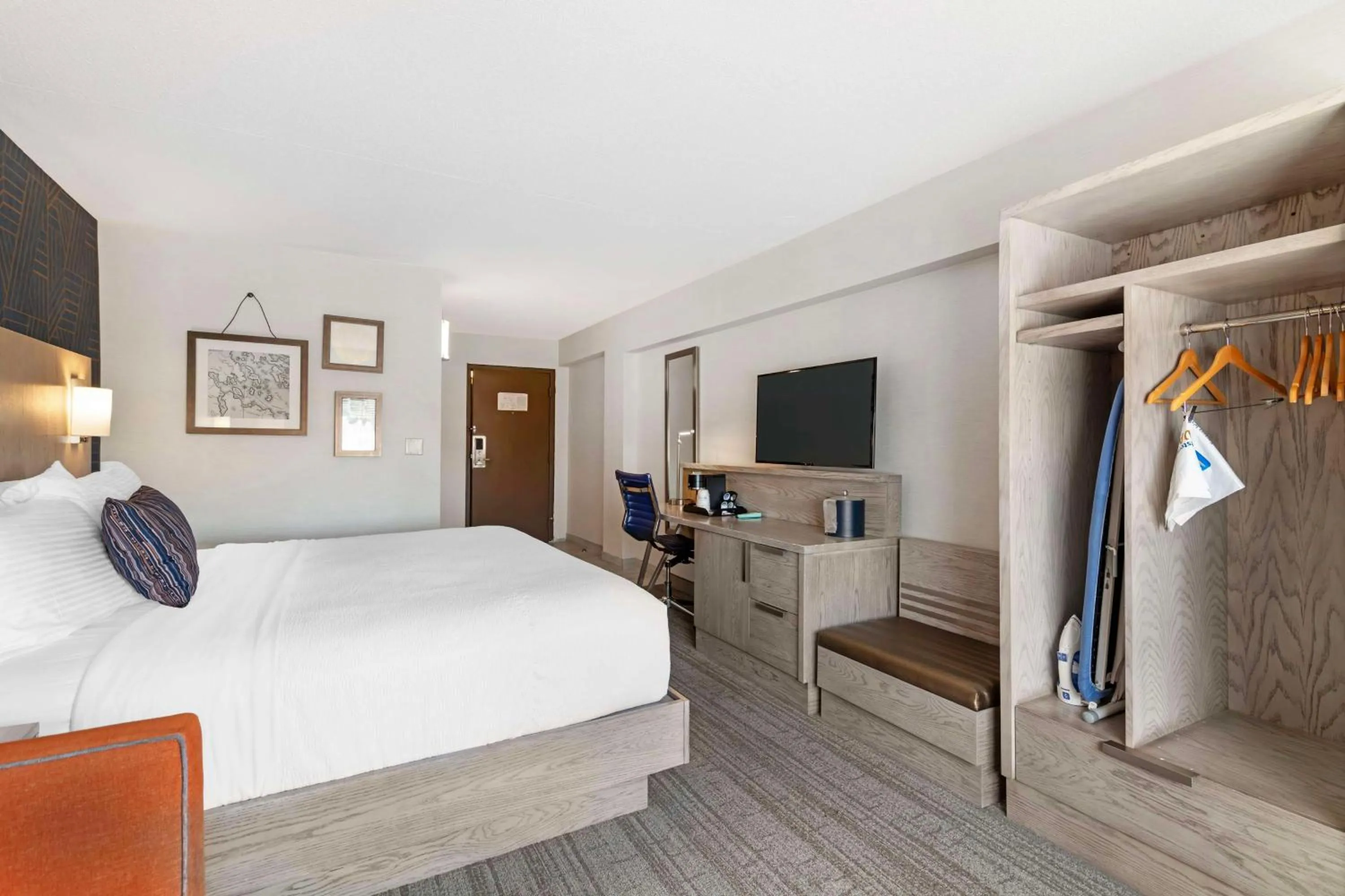 Bedroom, Bed in Best Western Plus Landmark Inn