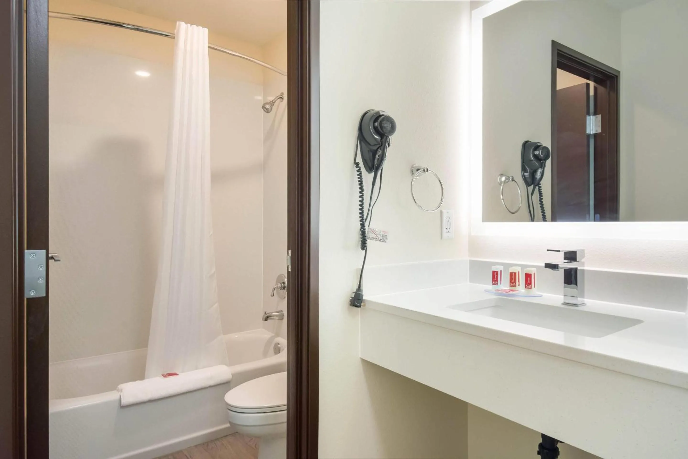 Bedroom in Econo Lodge Umatilla Columbia River Area