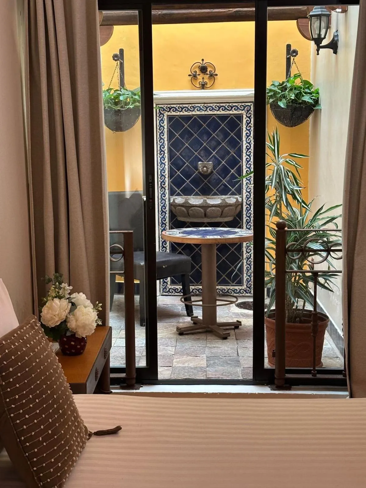 Seating area in Casa de los Arcángeles