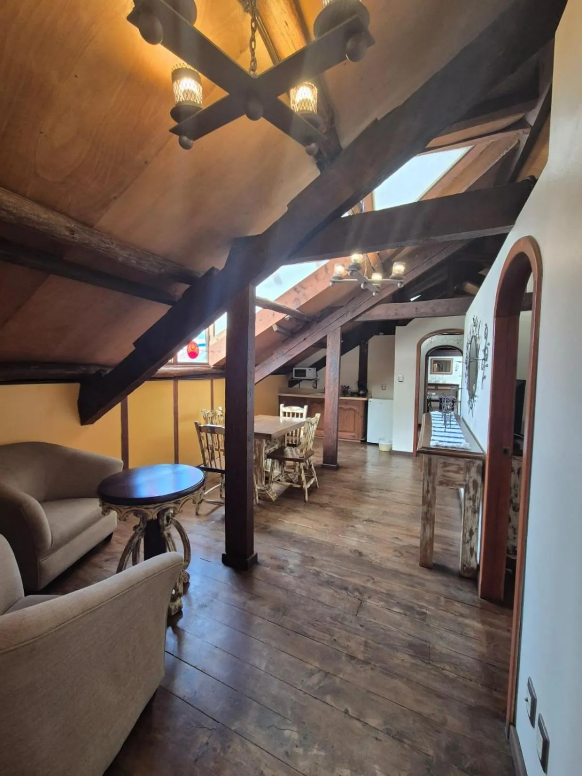 Photo of the whole room in Casa de los Arcángeles