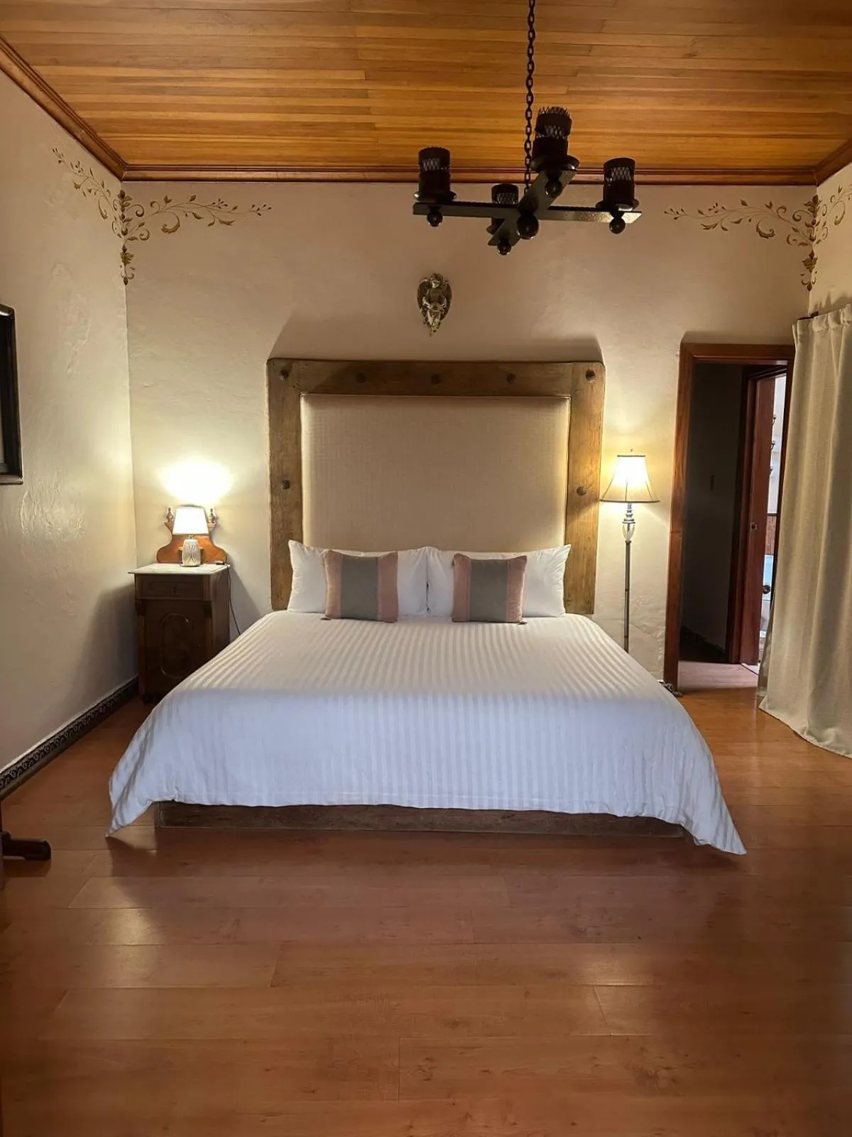 Photo of the whole room, Bed in Casa de los Arcángeles