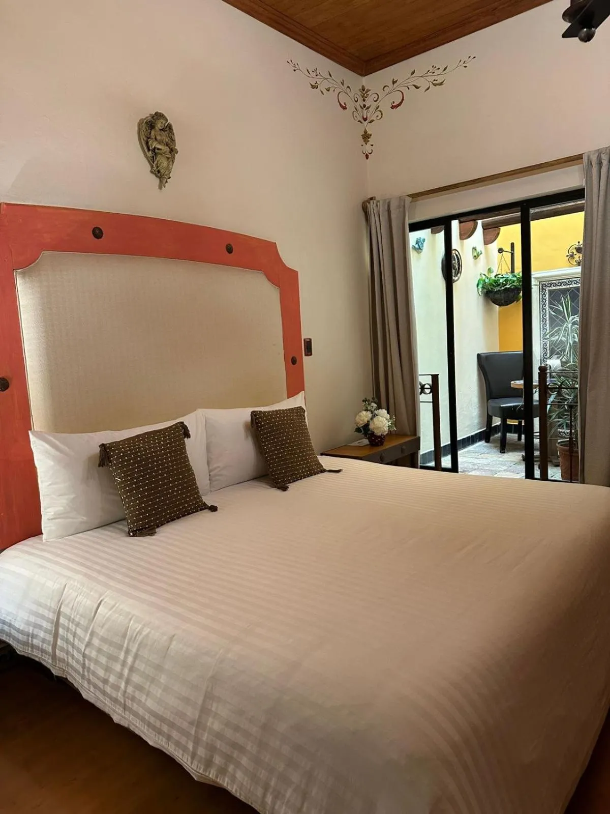 Photo of the whole room, Bed in Casa de los Arcángeles