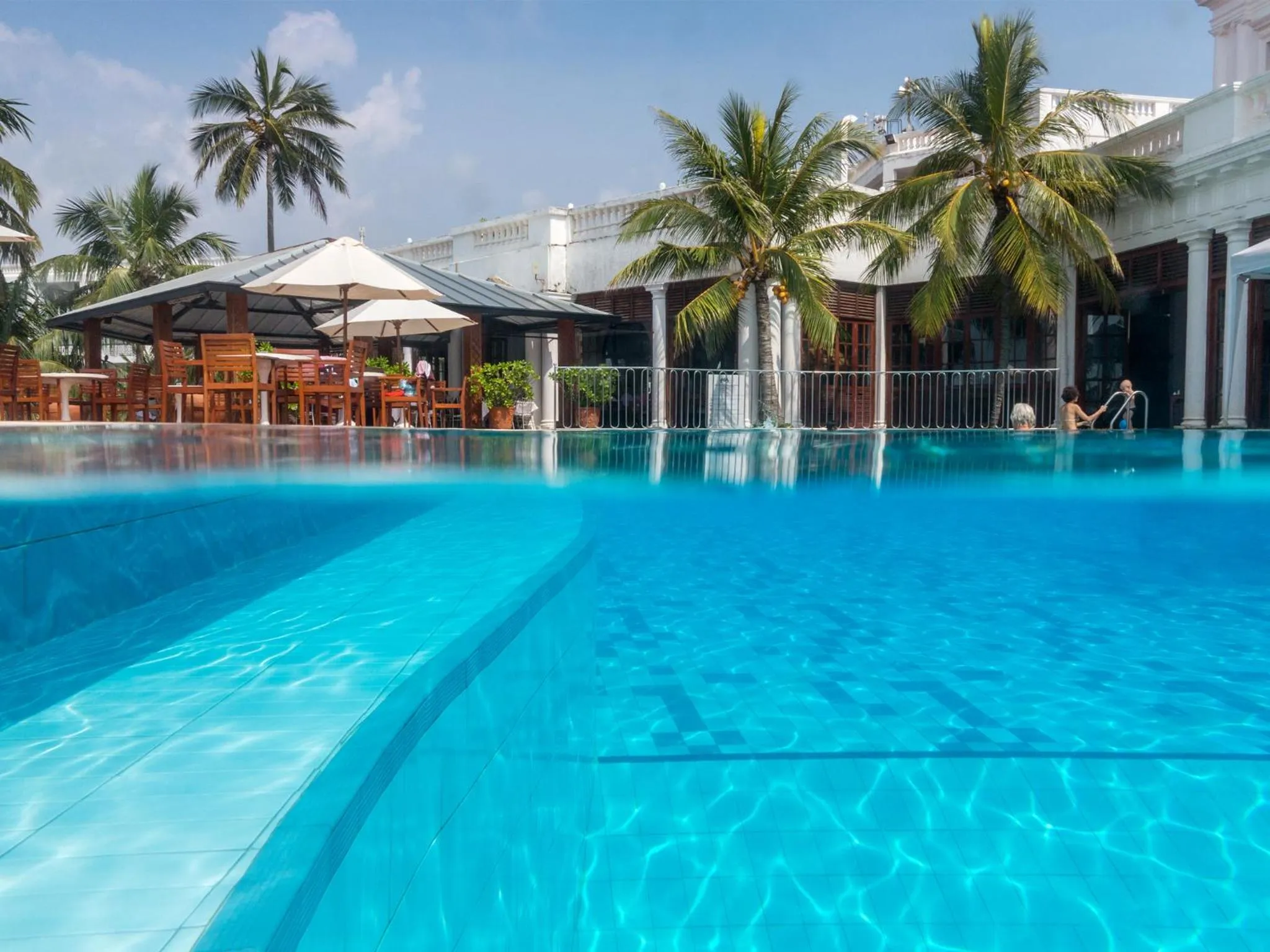 Swimming pool in Mount Lavinia Hotel
