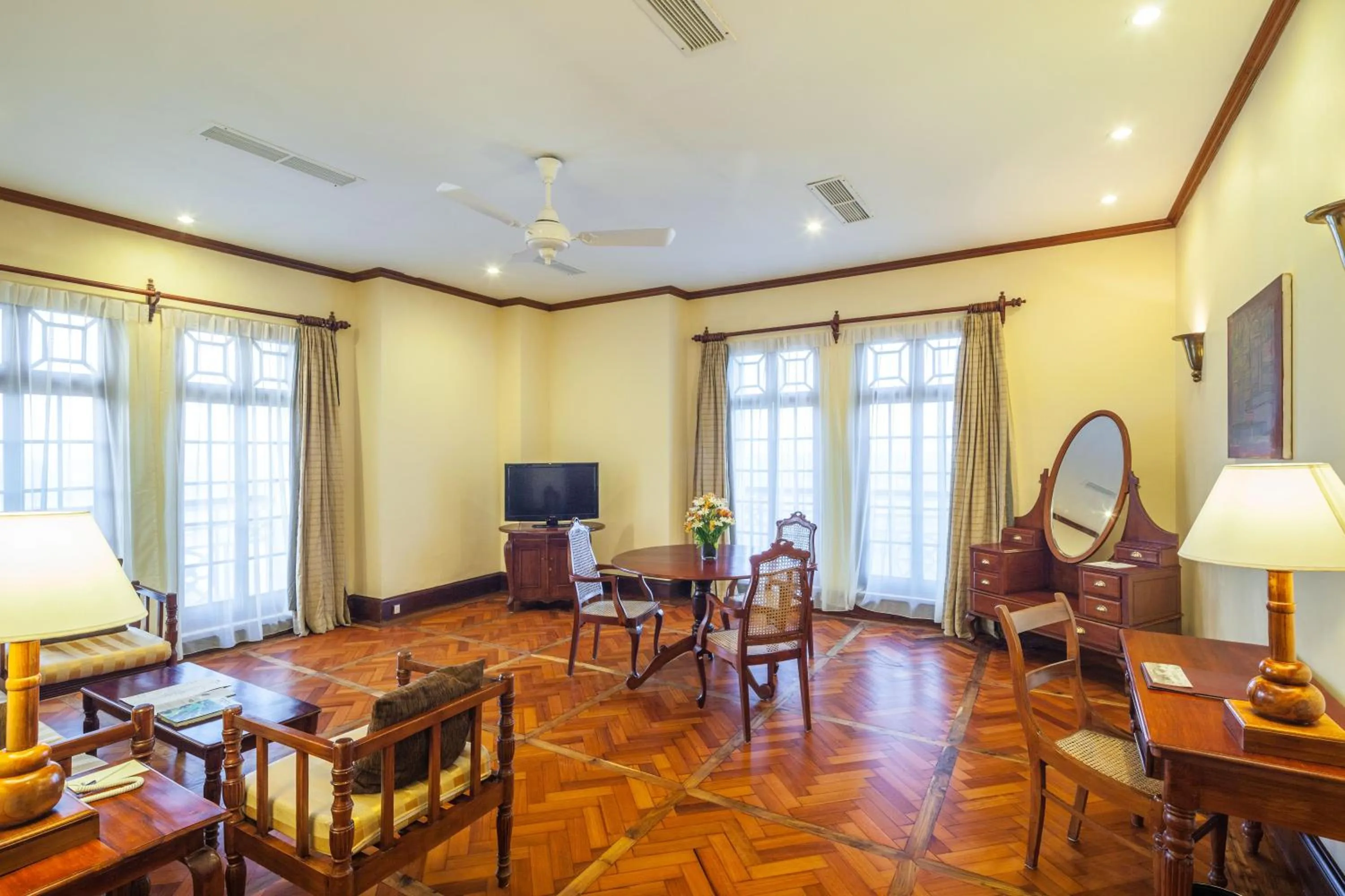 Living room in Mount Lavinia Hotel