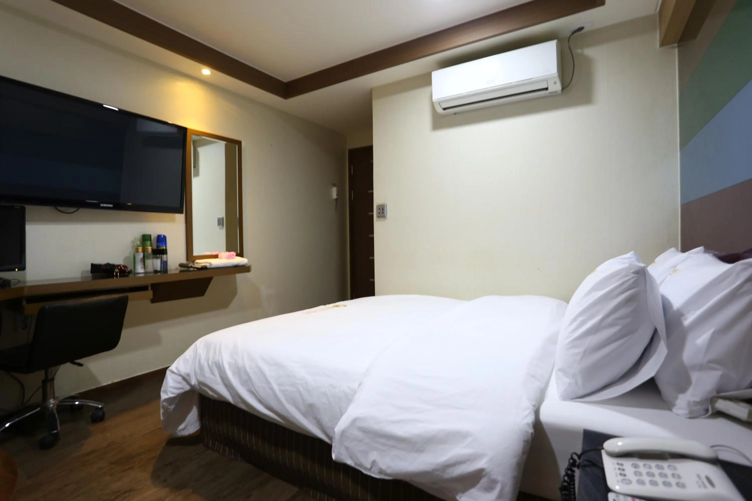 Bed in City Park Hotel